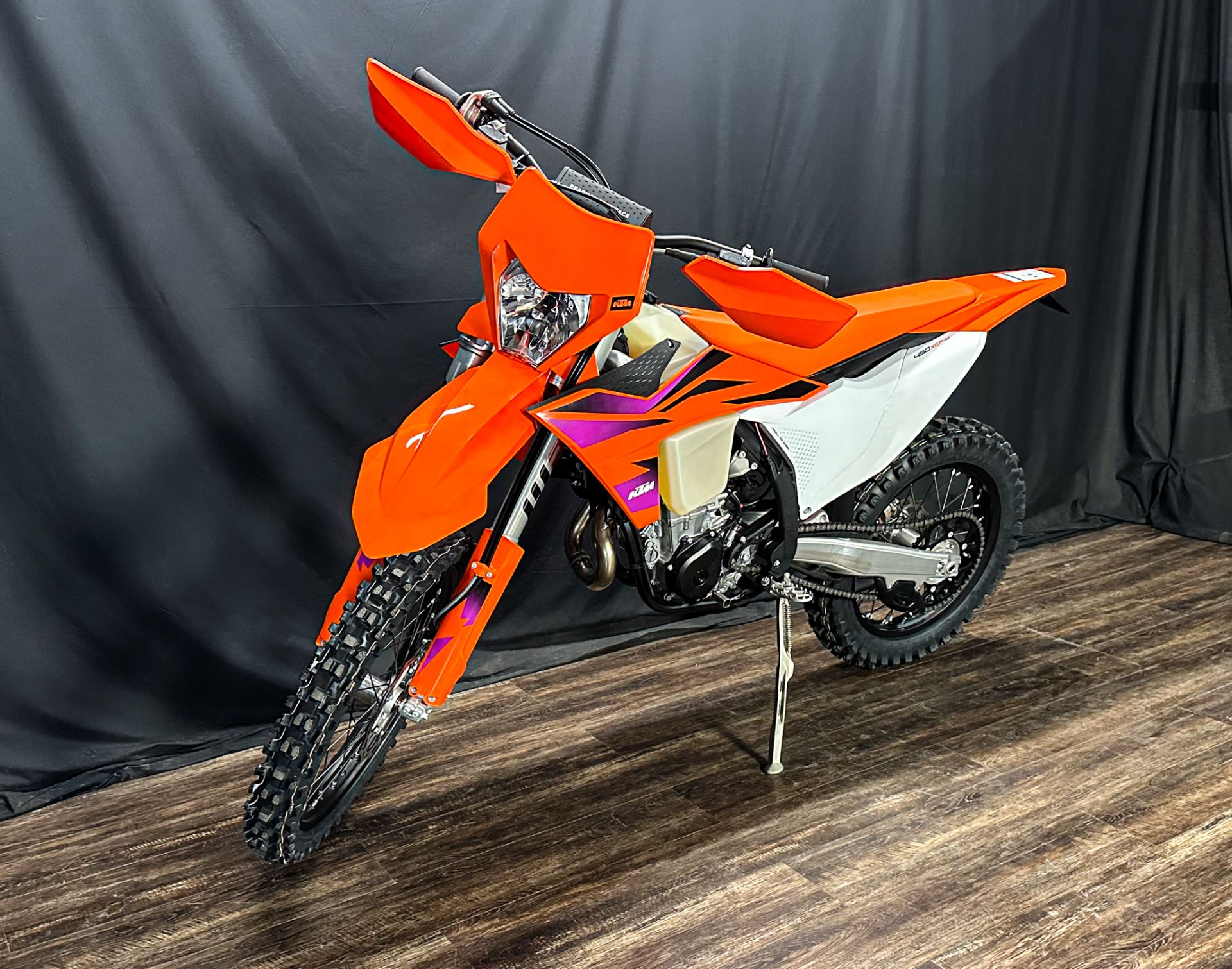 2024 KTM 450 XCF-W in De Pere, Wisconsin - Photo 4