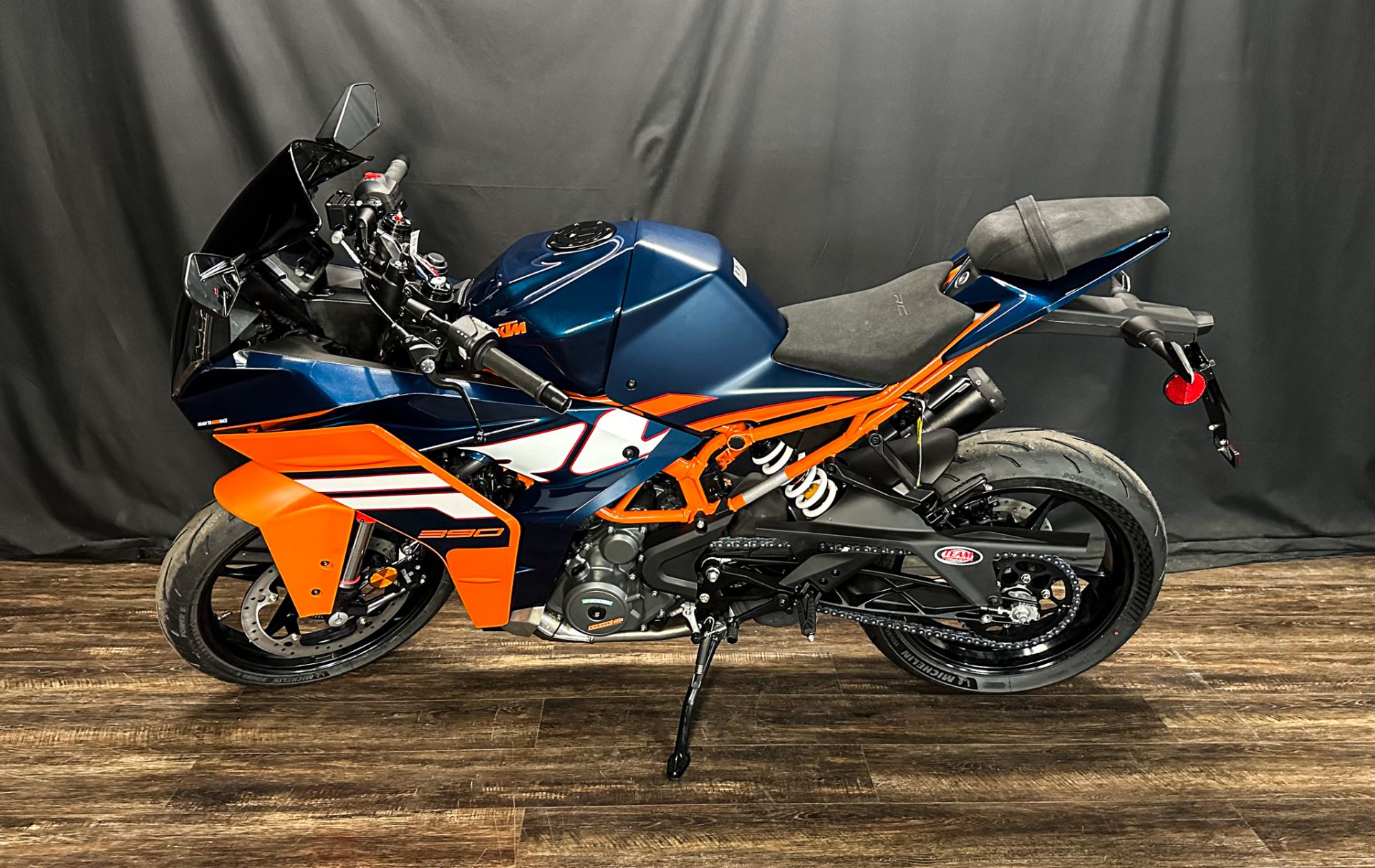 2024 KTM RC 390 in De Pere, Wisconsin - Photo 4