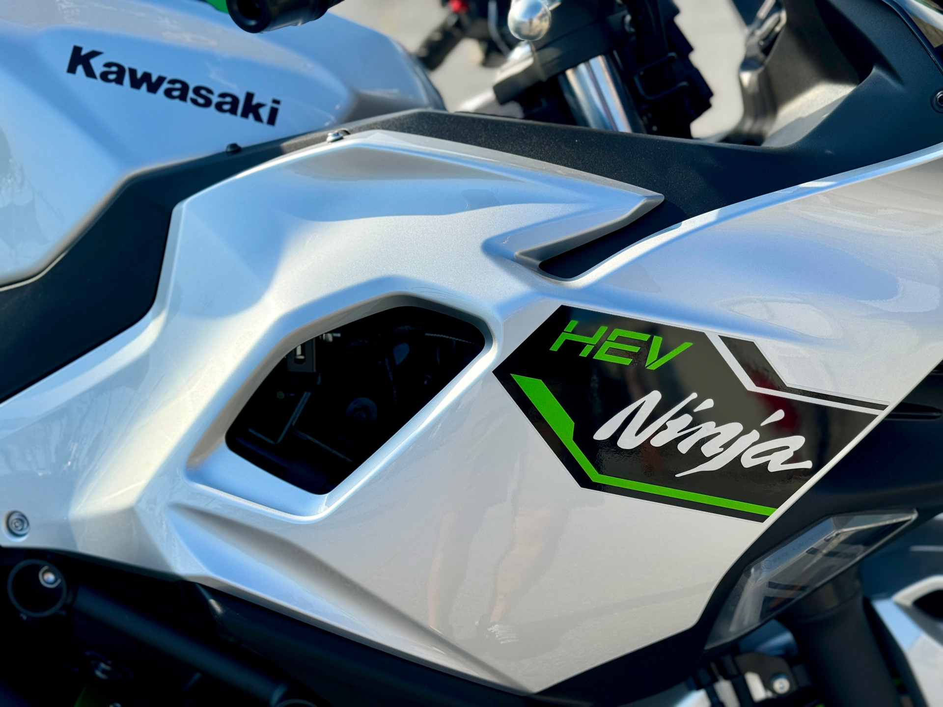 2024 Kawasaki Ninja 7 Hybrid ABS in Panama City, Florida - Photo 4