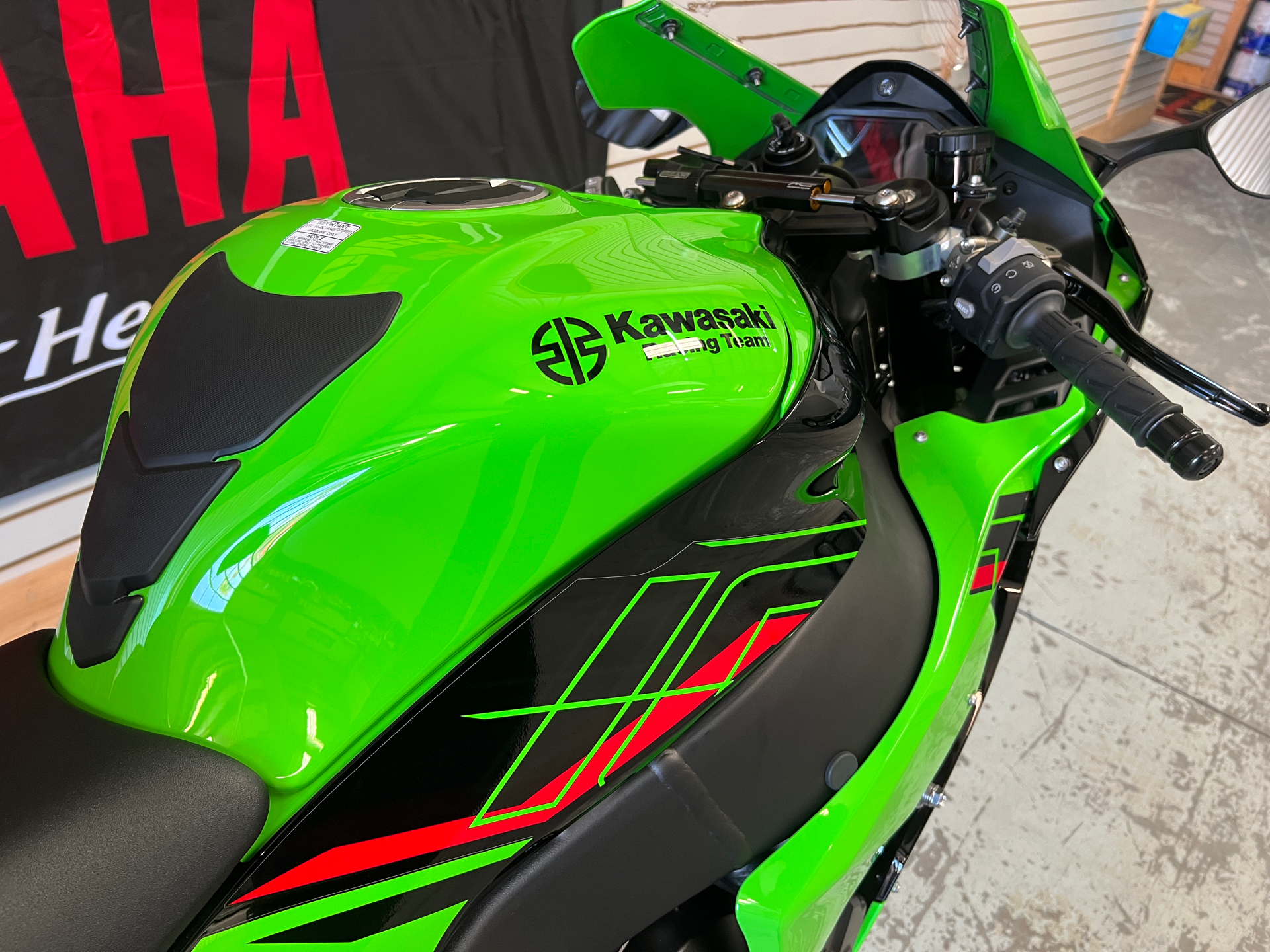 2023 Kawasaki Ninja ZX-10R KRT Edition in Panama City, Florida - Photo 10