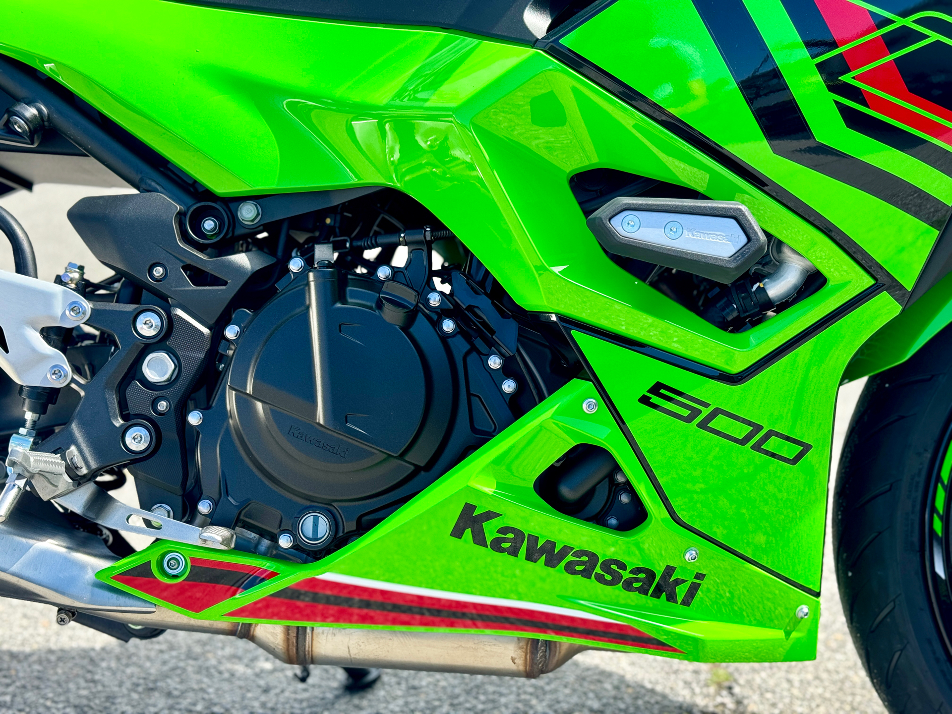 2024 Kawasaki Ninja 500 KRT Edition SE ABS in Panama City, Florida - Photo 4