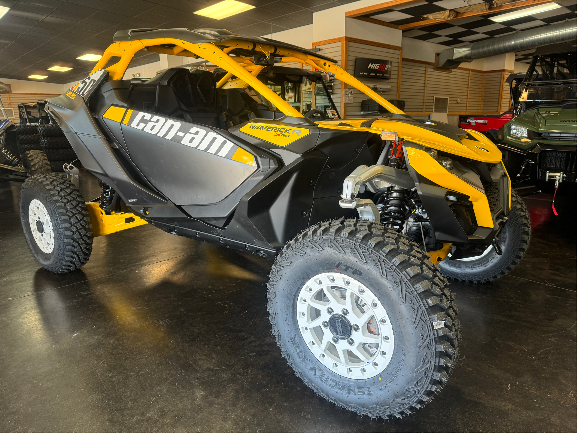 2024 Can-Am Maverick R X RS with Smart-Shox in Panama City, Florida - Photo 2