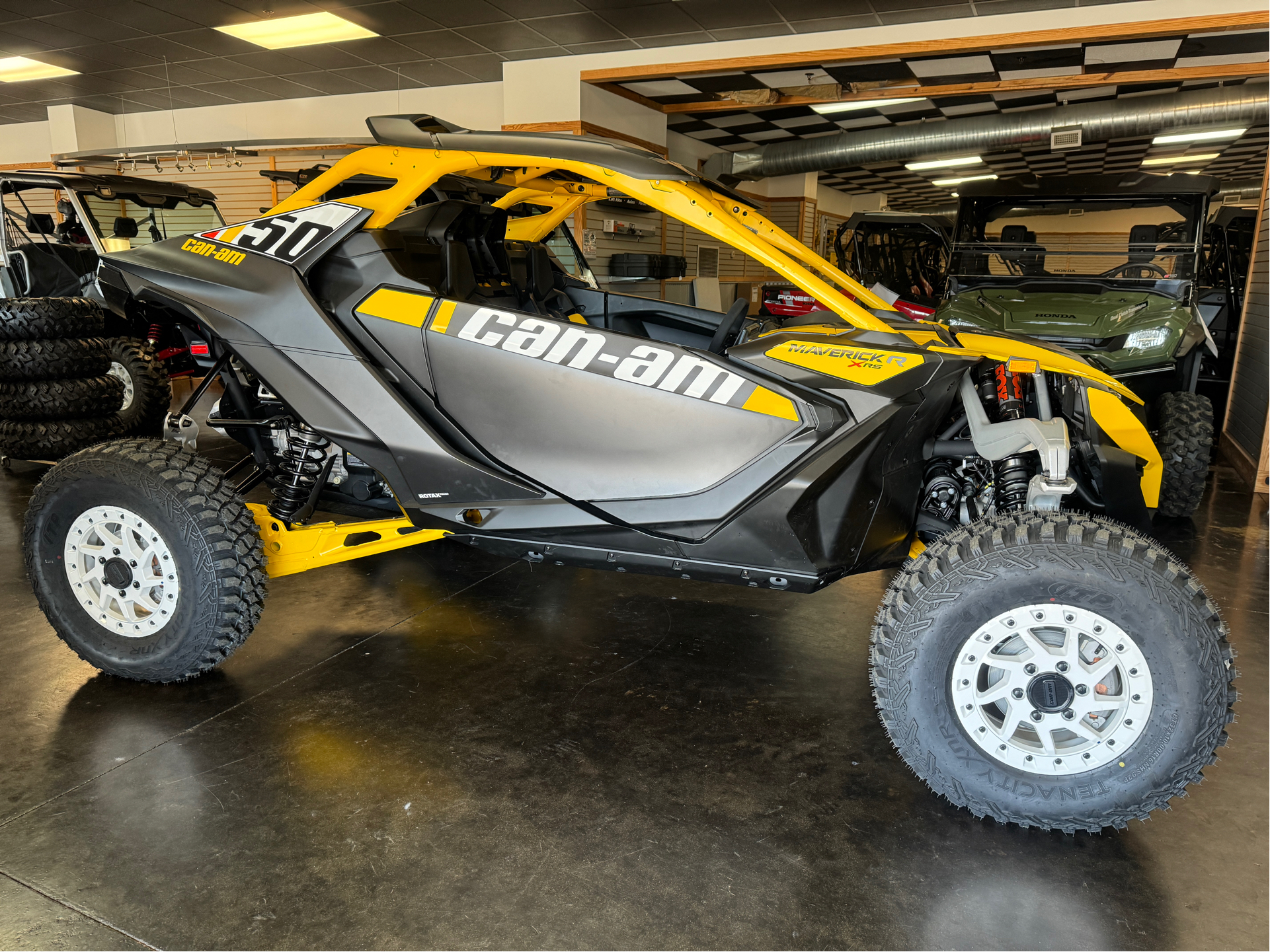 2024 Can-Am Maverick R X RS with Smart-Shox 999T DCT in Panama City, Florida - Photo 6
