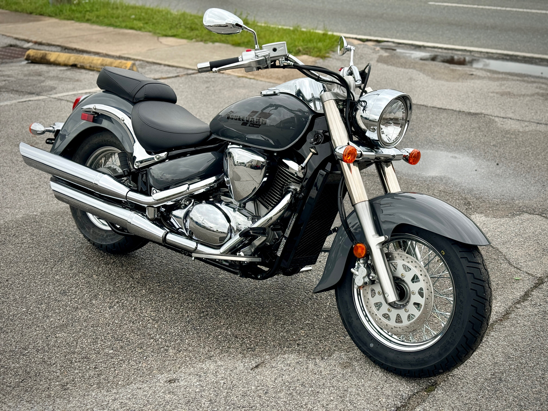 2025 Suzuki Boulevard C50 in Panama City, Florida - Photo 9