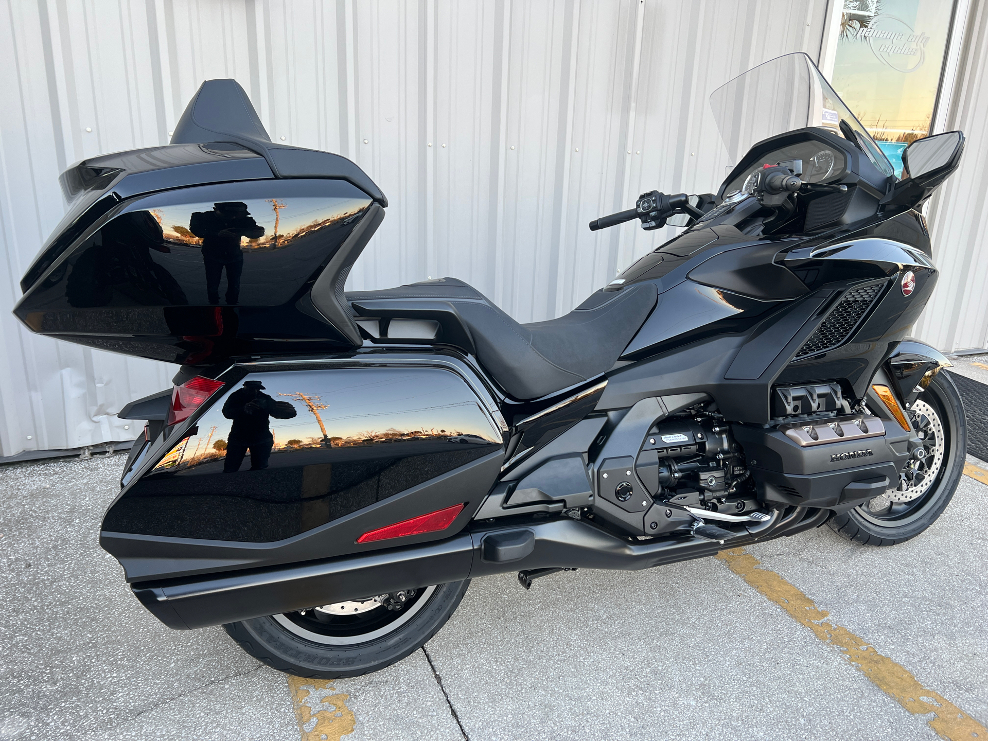 2023 Honda Gold Wing Tour Automatic DCT in Panama City, Florida - Photo 5