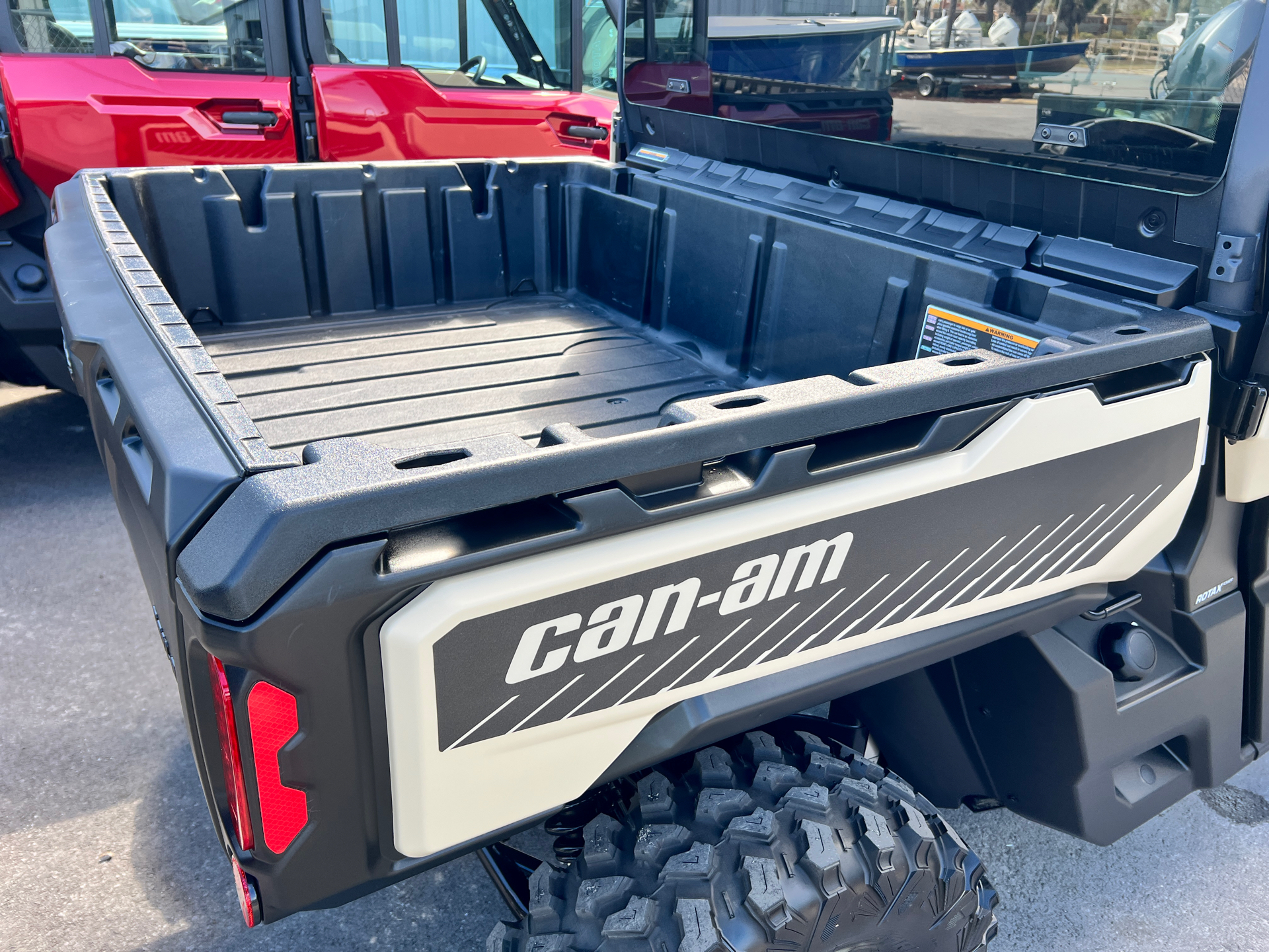 2023 Can-Am Defender Limited CAB HD10 in Panama City, Florida - Photo 7