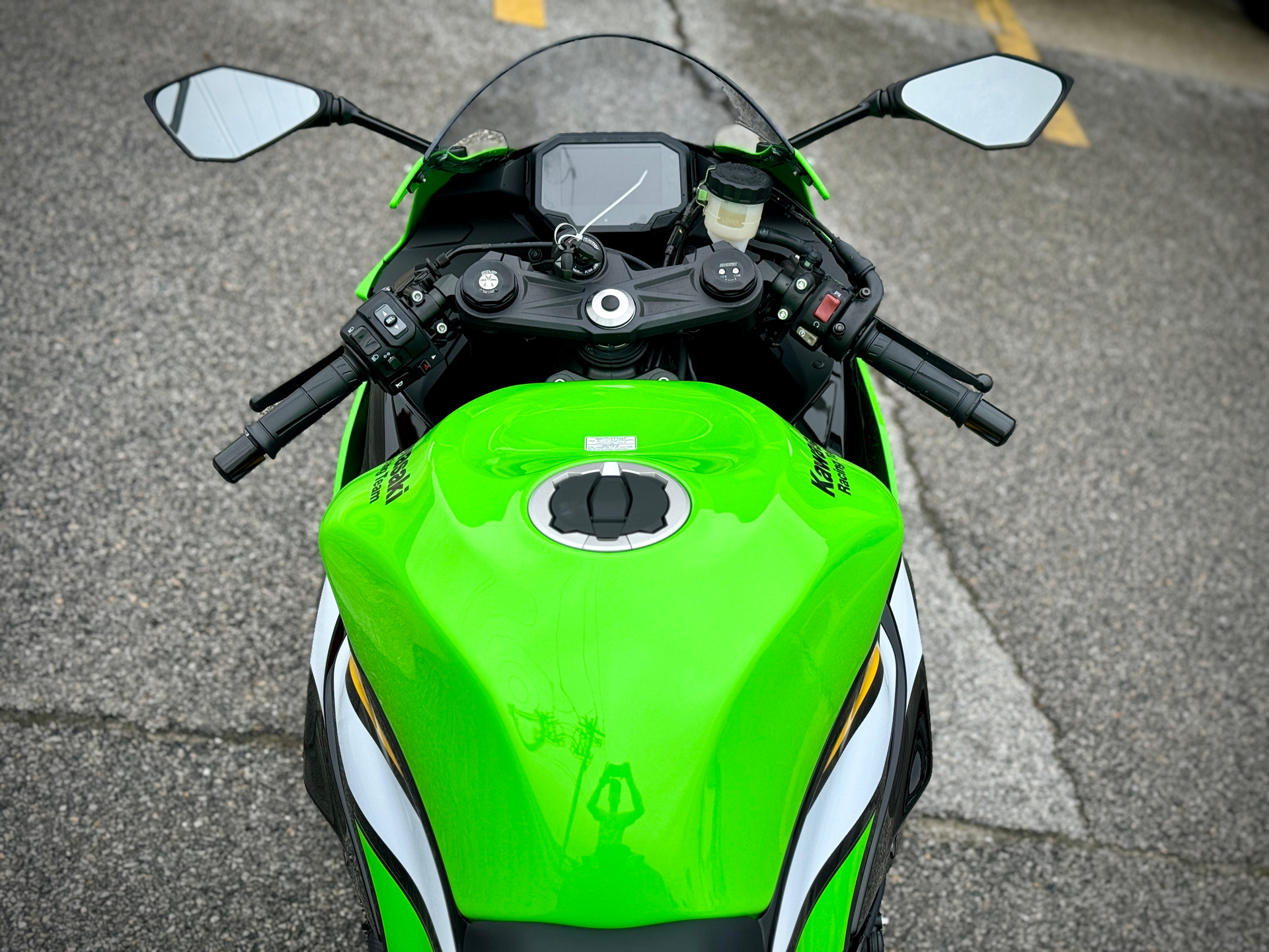 2025 Kawasaki Ninja ZX-6R KRT Edition in Panama City, Florida - Photo 11