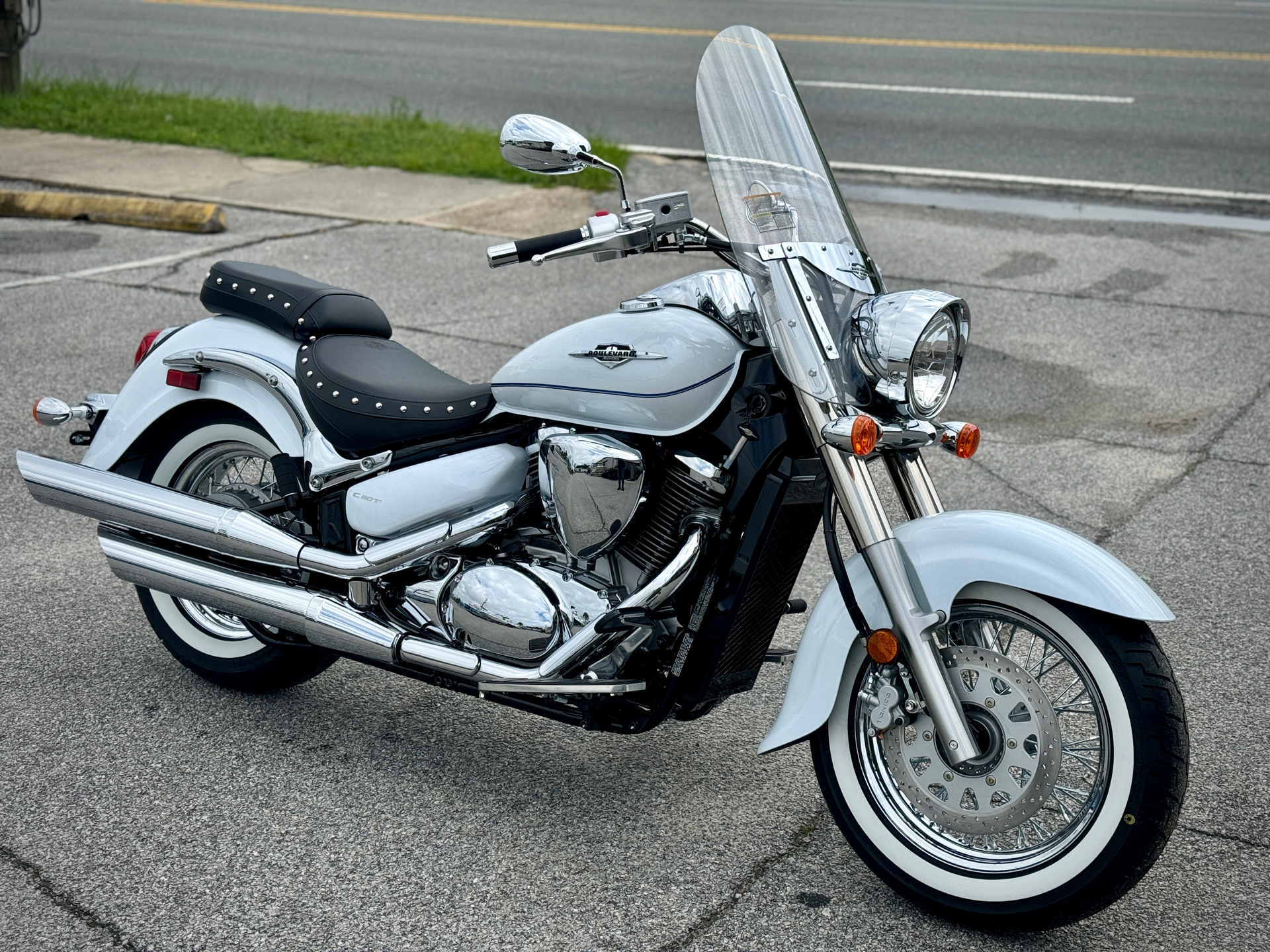 2025 Suzuki Boulevard C50T Special in Panama City, Florida - Photo 9