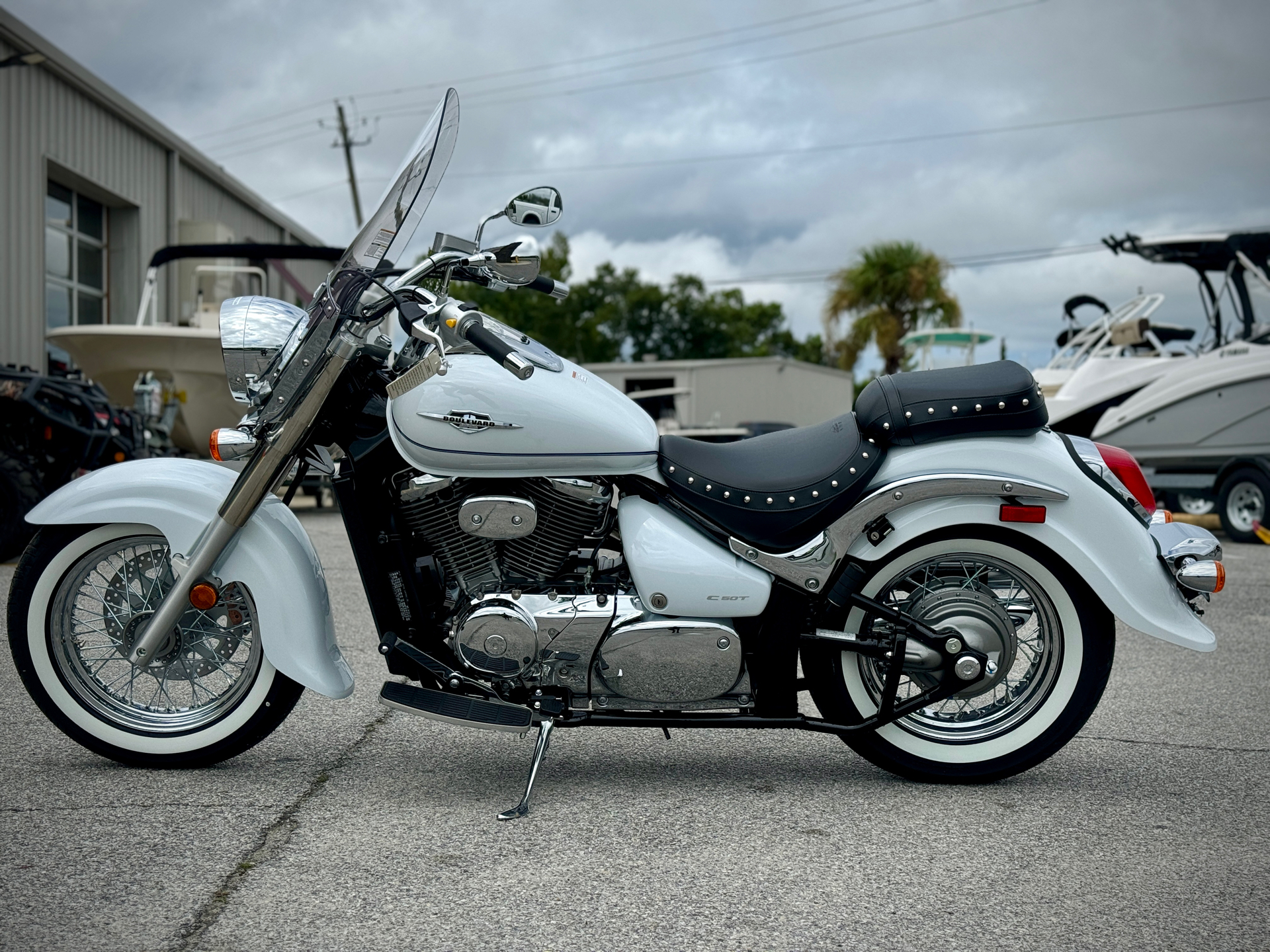 2025 Suzuki Boulevard C50T Special in Panama City, Florida - Photo 15