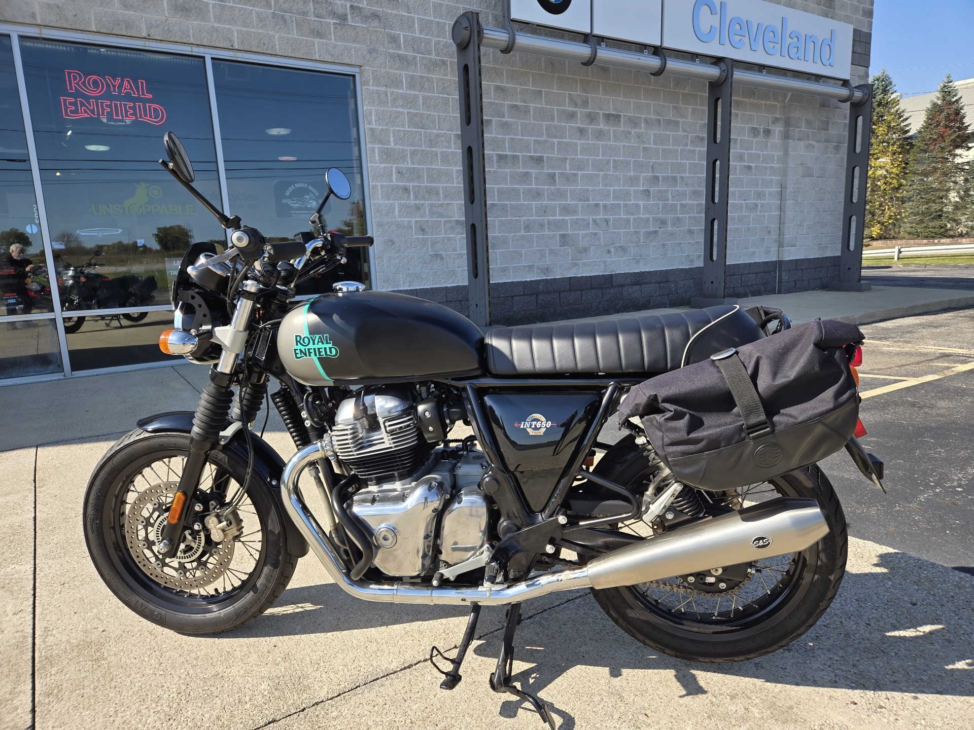 2023 Royal Enfield INT650 in Aurora, Ohio - Photo 2