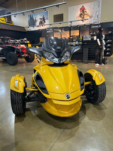 2014 Can-Am Spyder® ST-S SE5 in Elma, New York - Photo 1