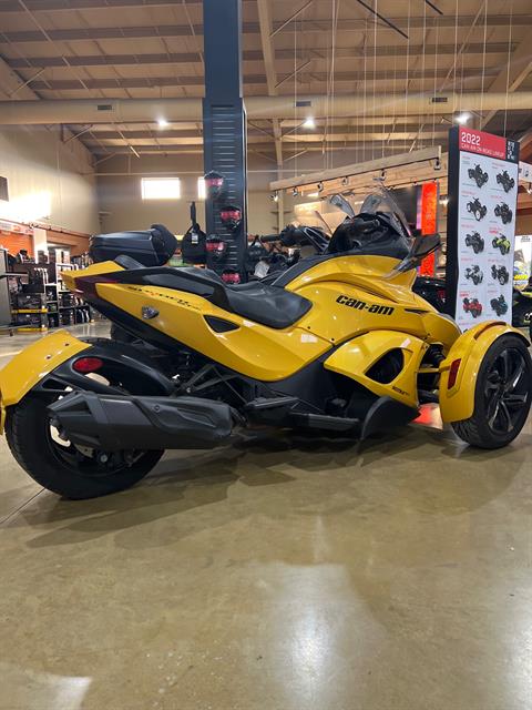 2014 Can-Am Spyder® ST-S SE5 in Elma, New York - Photo 4