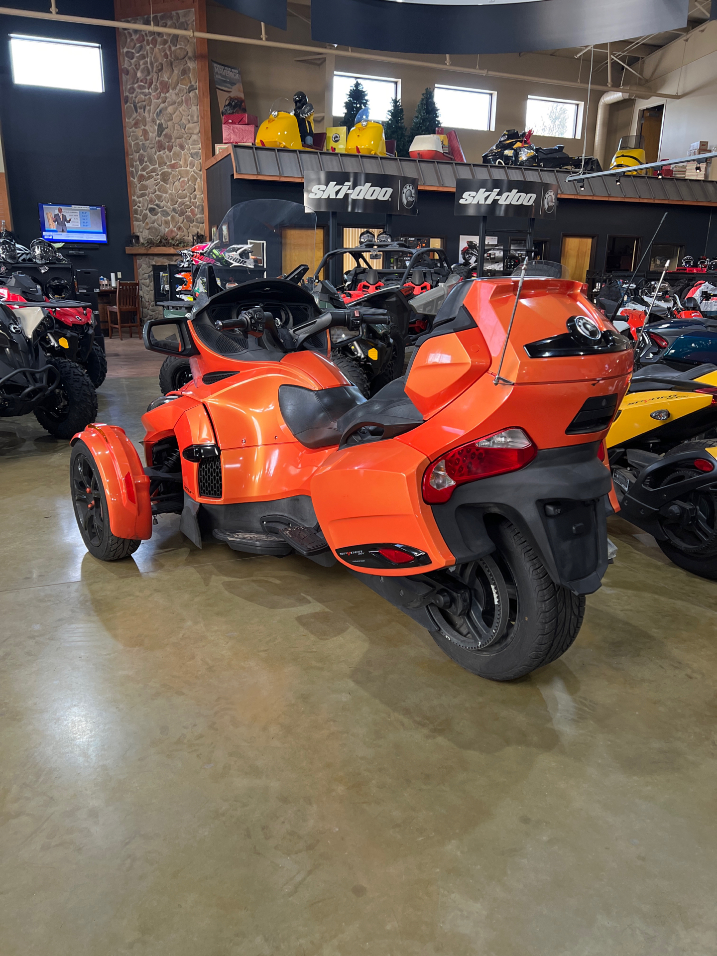 2019 Can-Am Spyder RT Limited in Elma, New York - Photo 3
