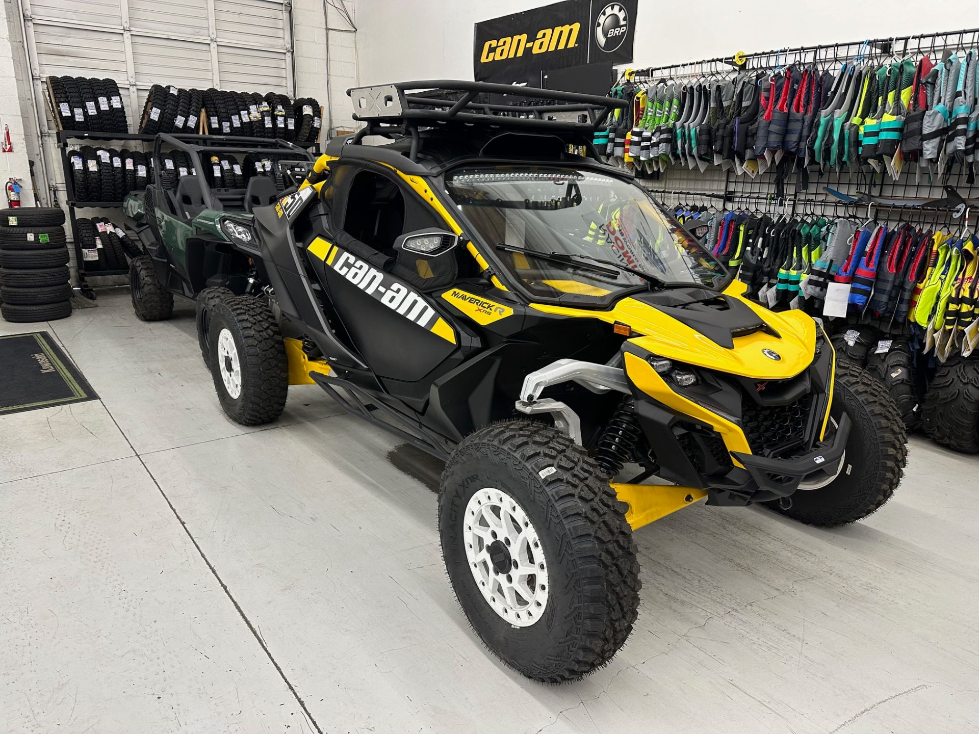 2024 Can-Am Maverick R X RS with Smart-Shox 999T DCT in Castaic, California - Photo 2