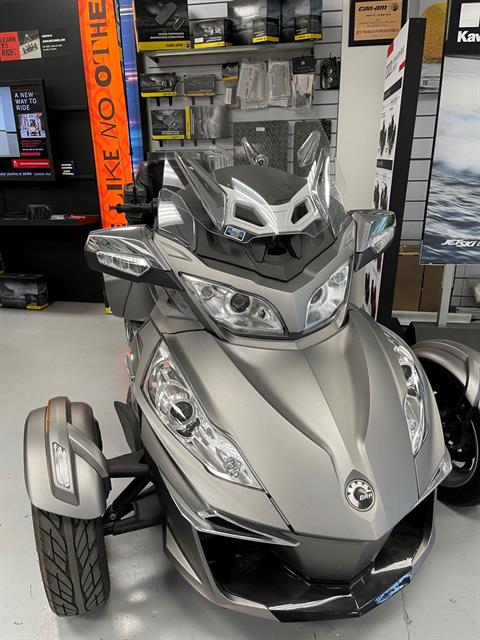 2014 Can-Am Spyder® RT Limited in Castaic, California - Photo 2