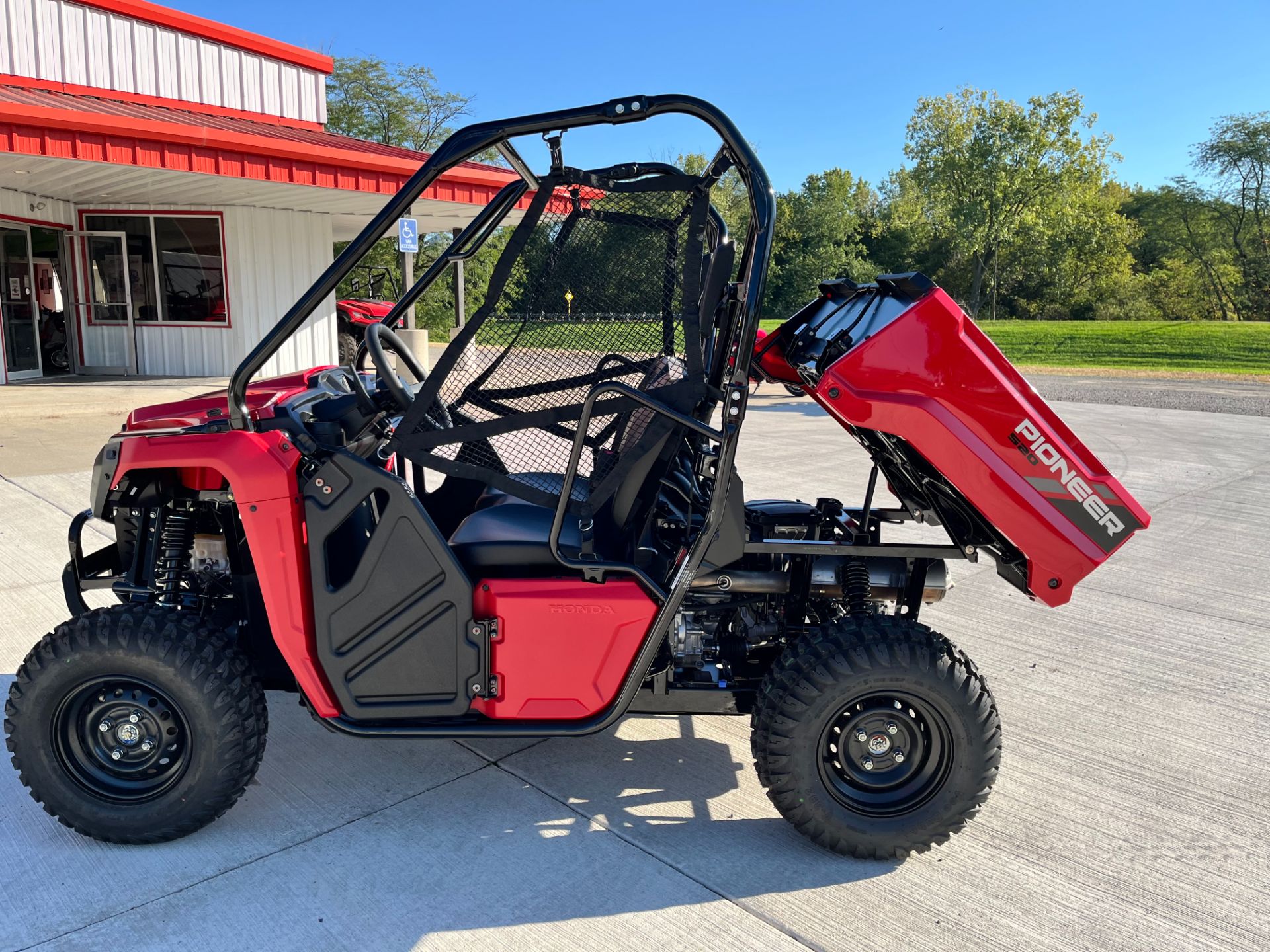 2025 Honda Pioneer 520 in Ottawa, Ohio - Photo 2