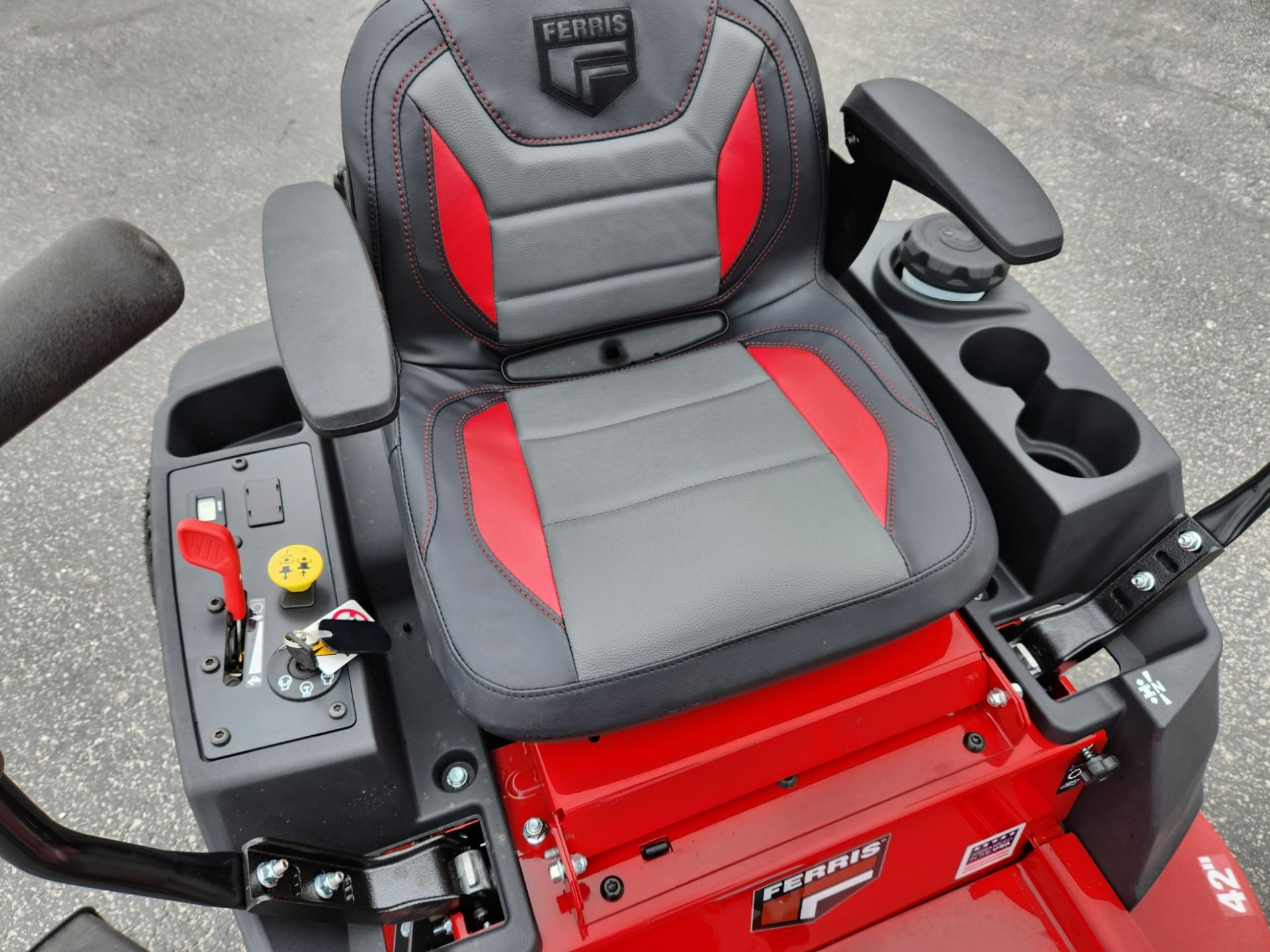 2023 Ferris Industries 300S 52 in. Briggs & Stratton PXi 25 hp in Fond Du Lac, Wisconsin - Photo 7