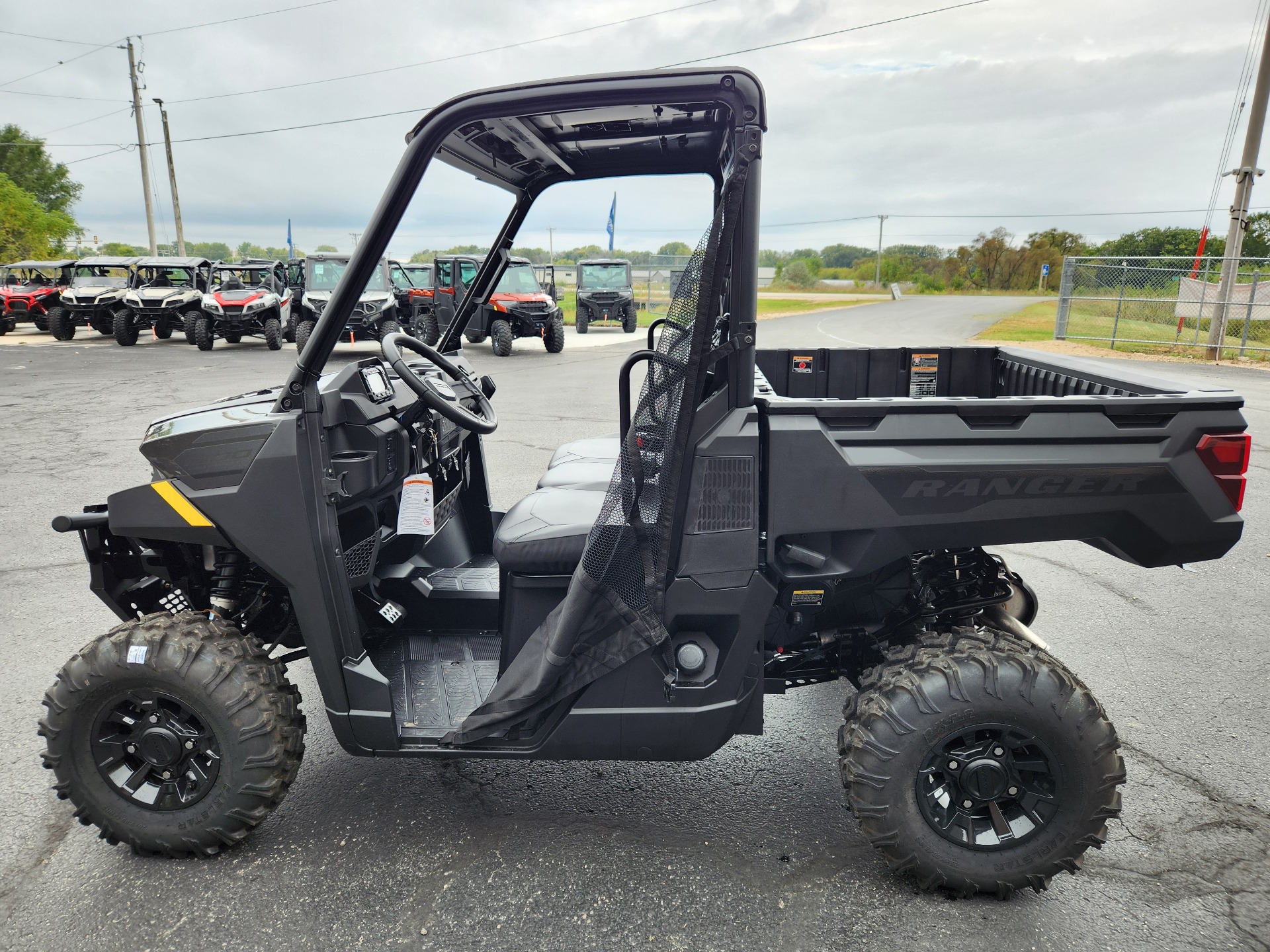 2025 Polaris Ranger 1000 Premium in Fond Du Lac, Wisconsin - Photo 3