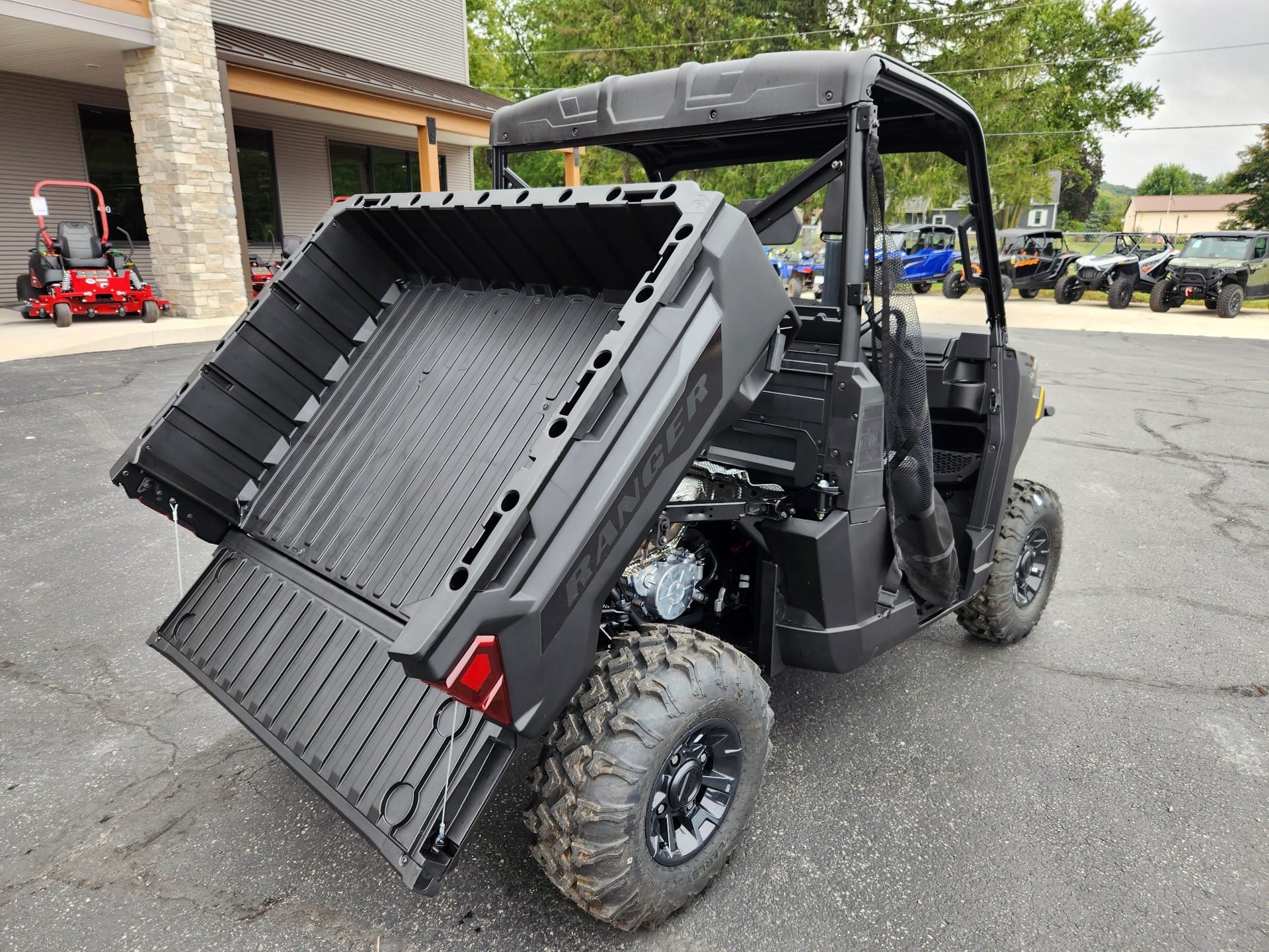 2025 Polaris Ranger 1000 Premium in Fond Du Lac, Wisconsin - Photo 5