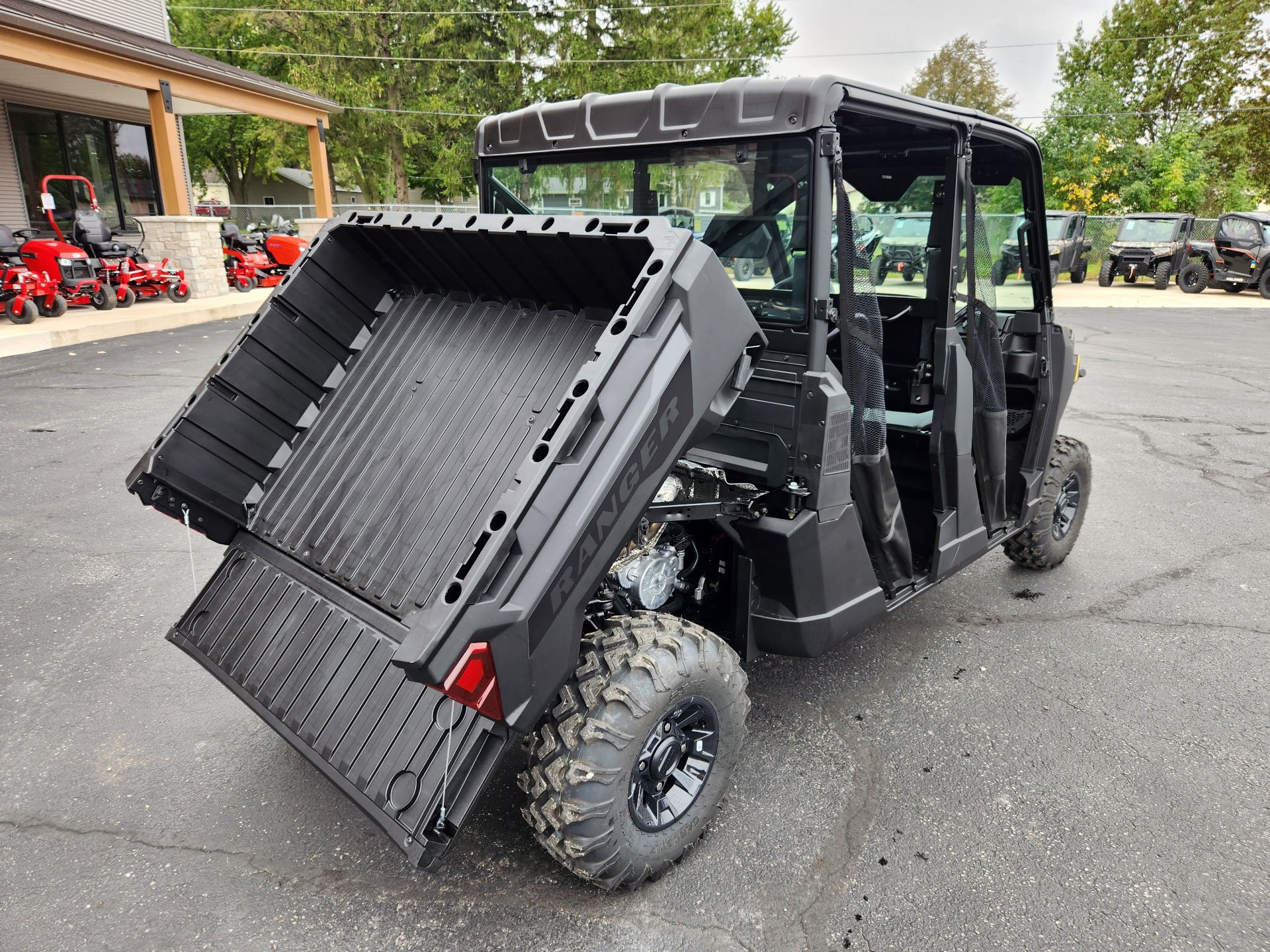 2025 Polaris Ranger Crew 1000 Premium in Fond Du Lac, Wisconsin - Photo 5