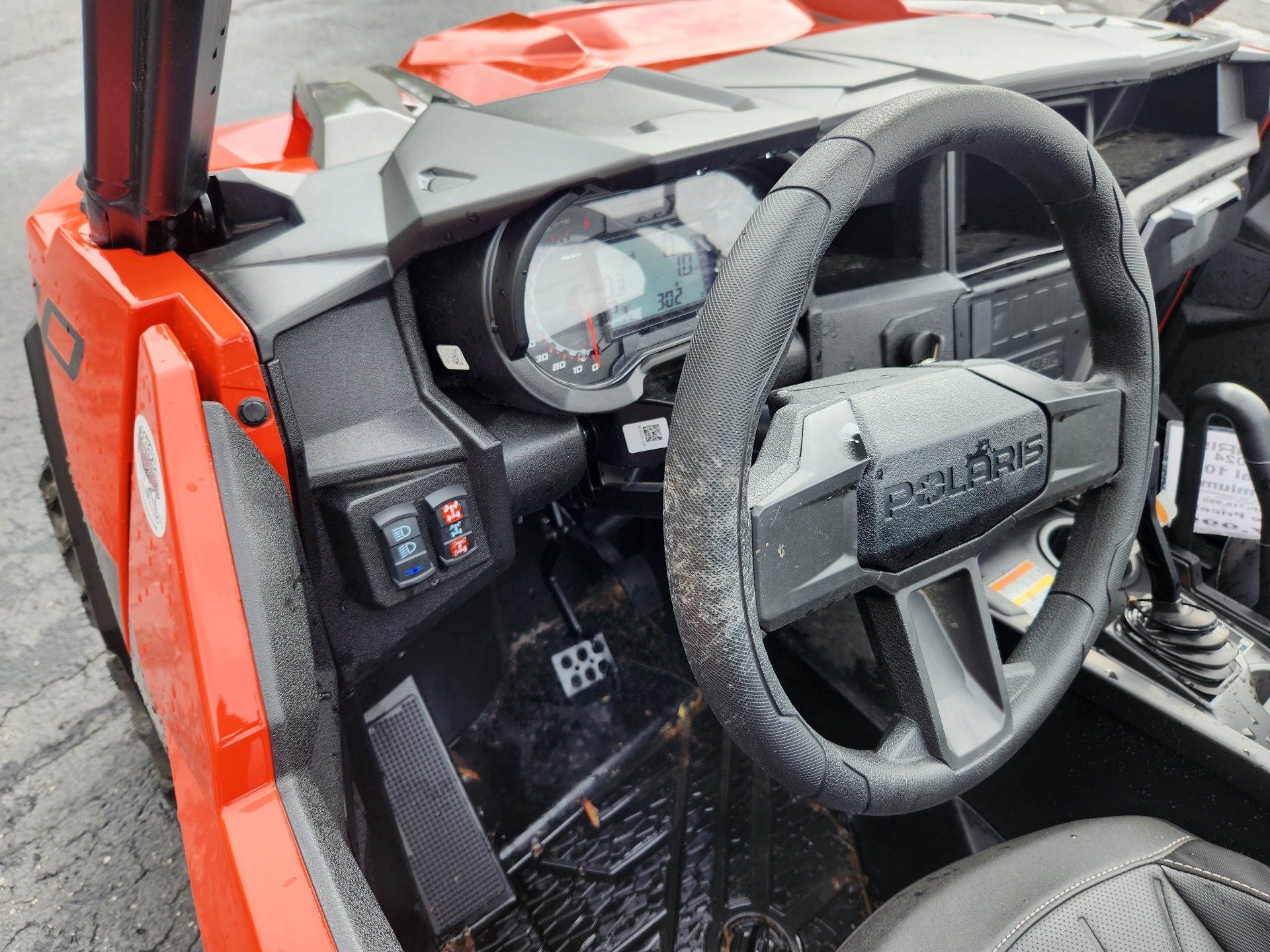 2024 Polaris General 1000 Premium in Fond Du Lac, Wisconsin - Photo 11