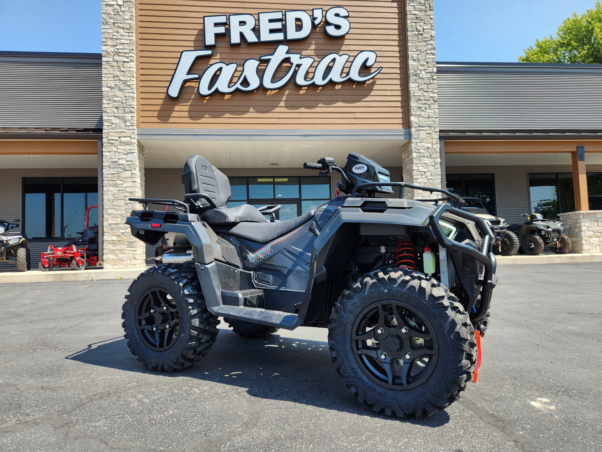 2025 Polaris Sportsman Touring 570 Ultimate in Fond Du Lac, Wisconsin - Photo 1