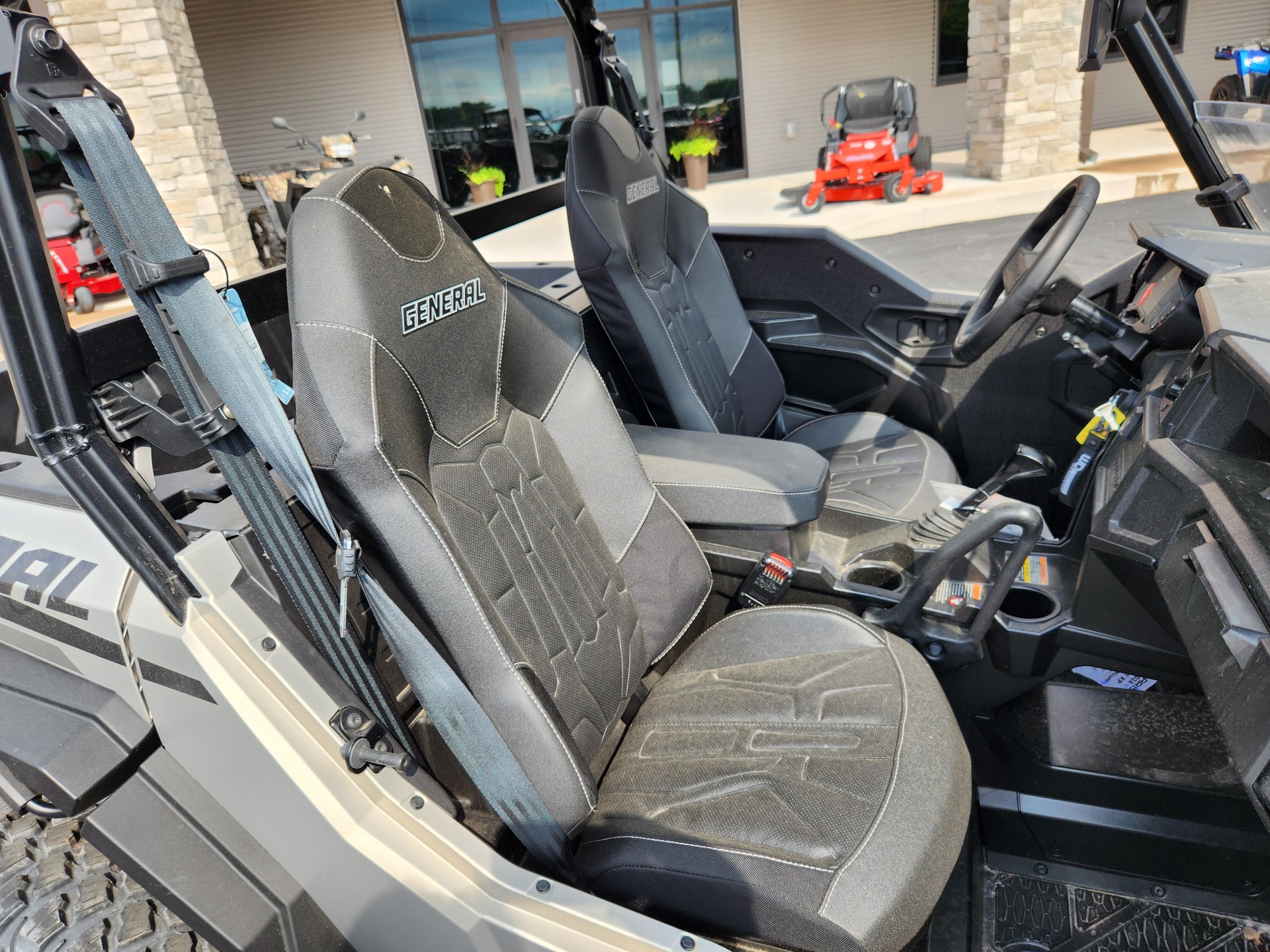 2024 Polaris General XP 1000 Premium in Fond Du Lac, Wisconsin - Photo 9