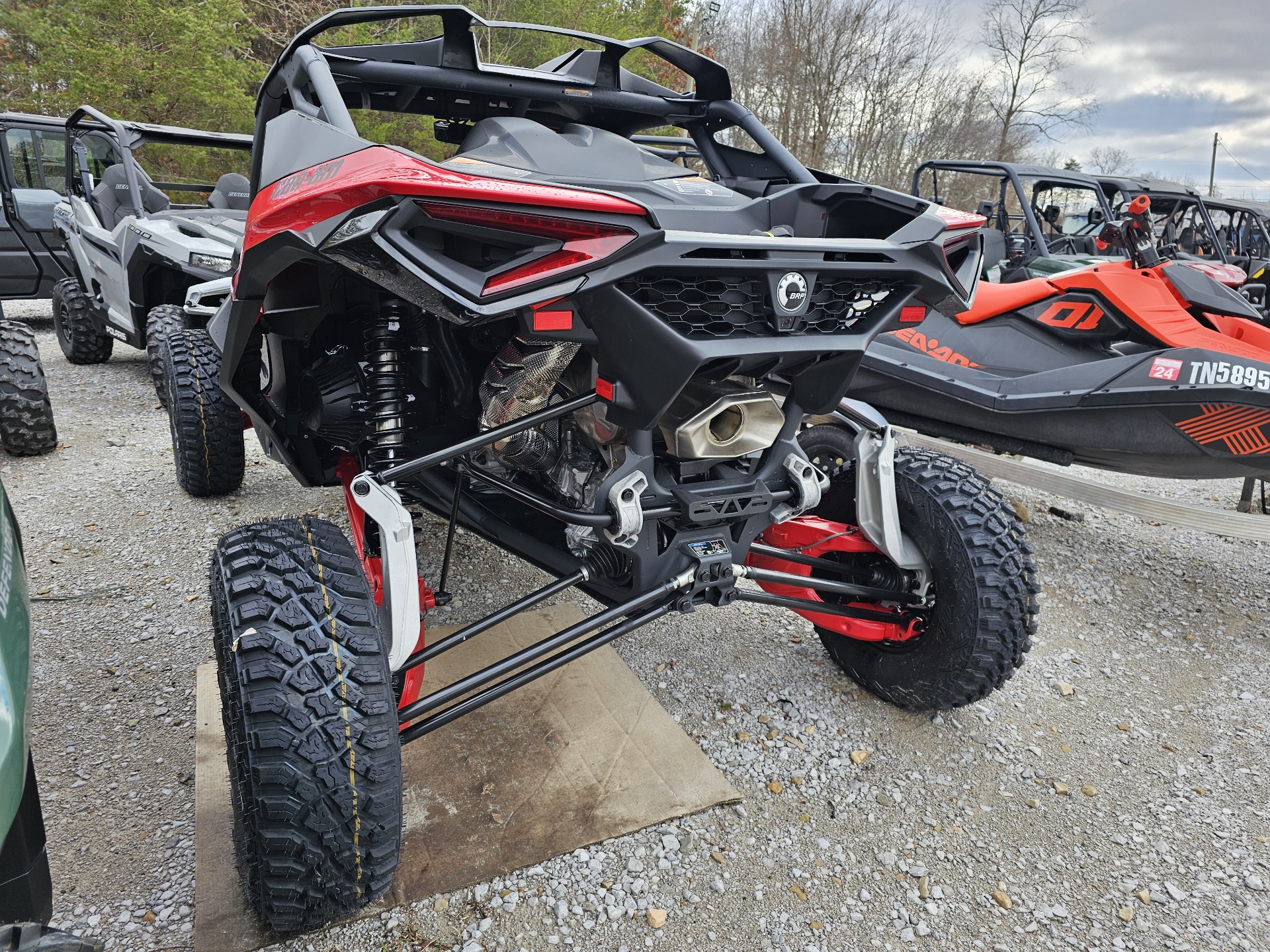 2024 Can-Am Maverick R X 999T DCT in Crossville, Tennessee - Photo 5