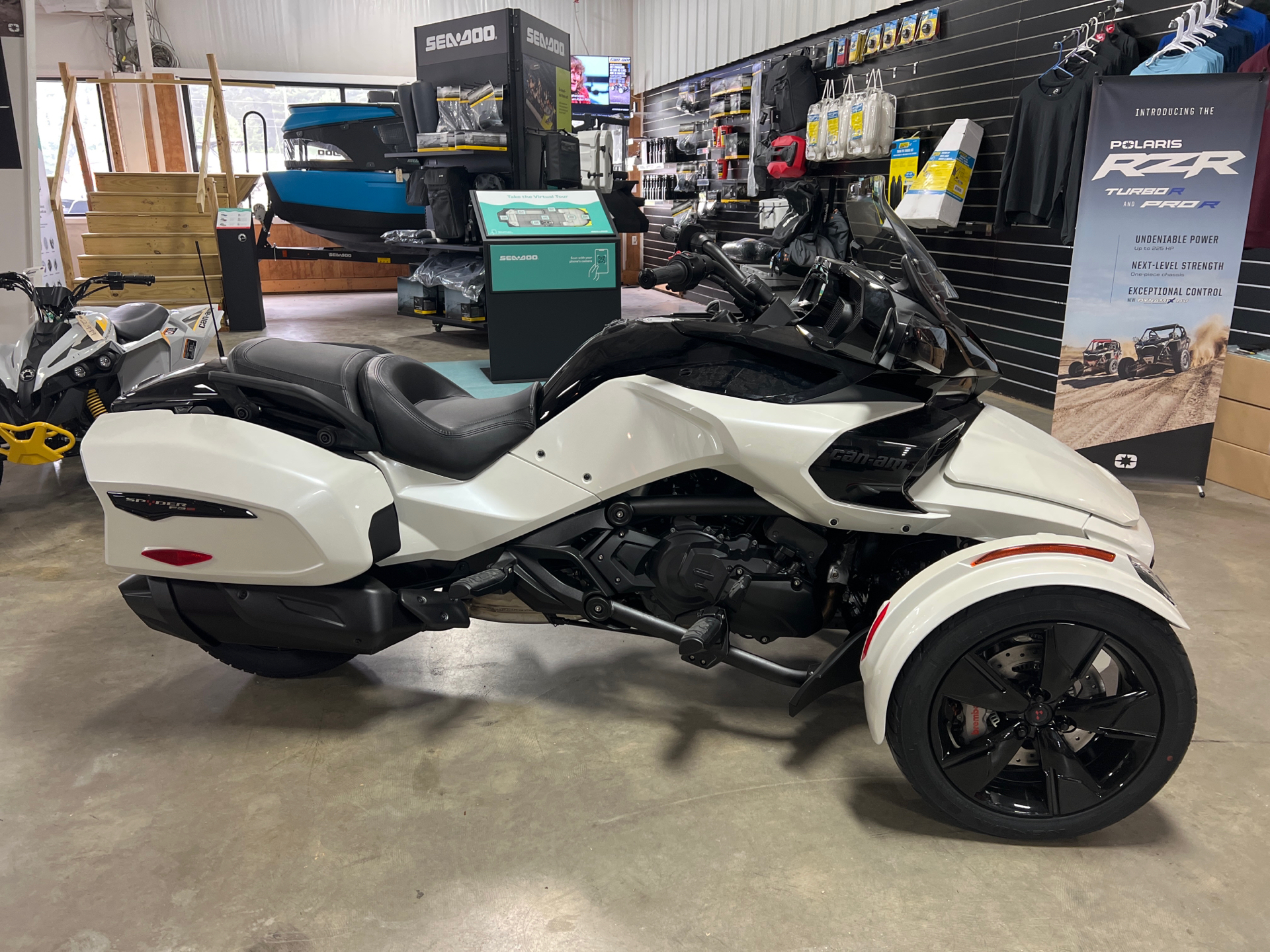 2023 Can-Am Spyder F3-T in Crossville, Tennessee - Photo 2