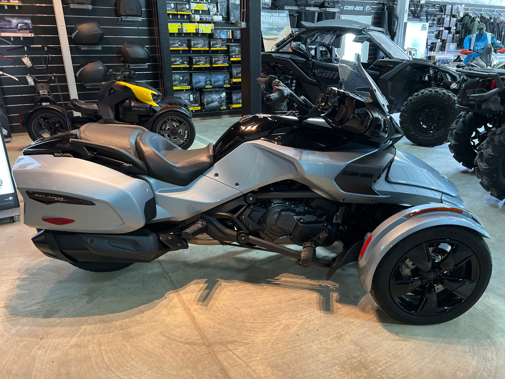 2021 Can-Am Spyder F3 Limited in Crossville, Tennessee - Photo 4