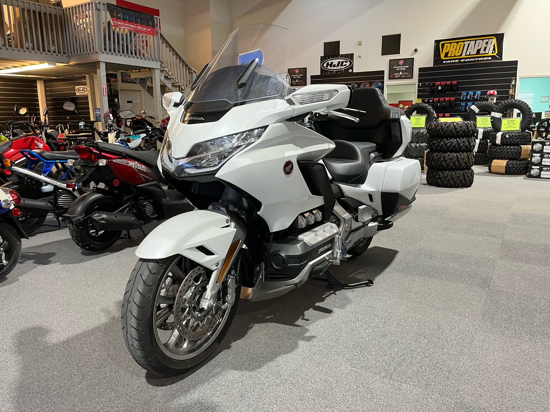 2018 Honda Gold Wing Tour in Crossville, Tennessee - Photo 6
