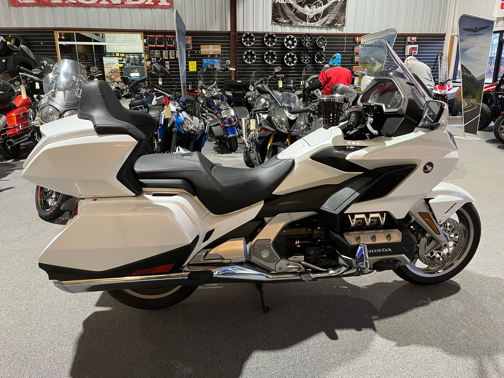 2018 Honda Gold Wing Tour in Crossville, Tennessee - Photo 4