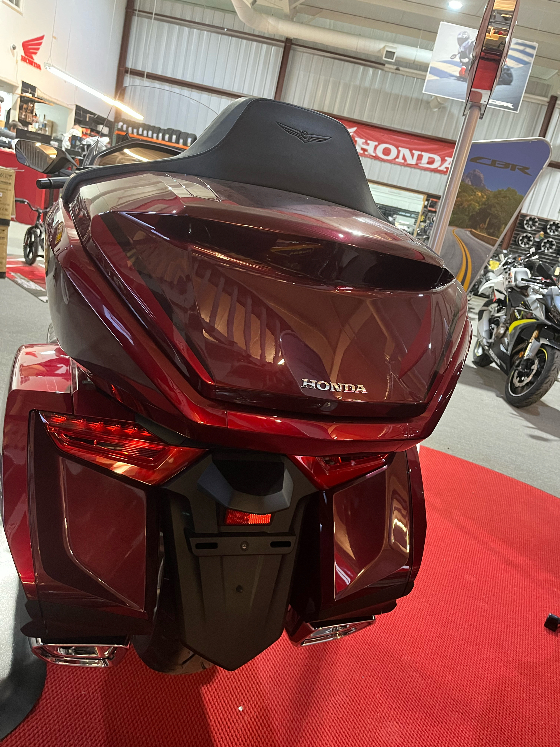 2023 Honda Gold Wing Tour Automatic DCT in Crossville, Tennessee - Photo 6