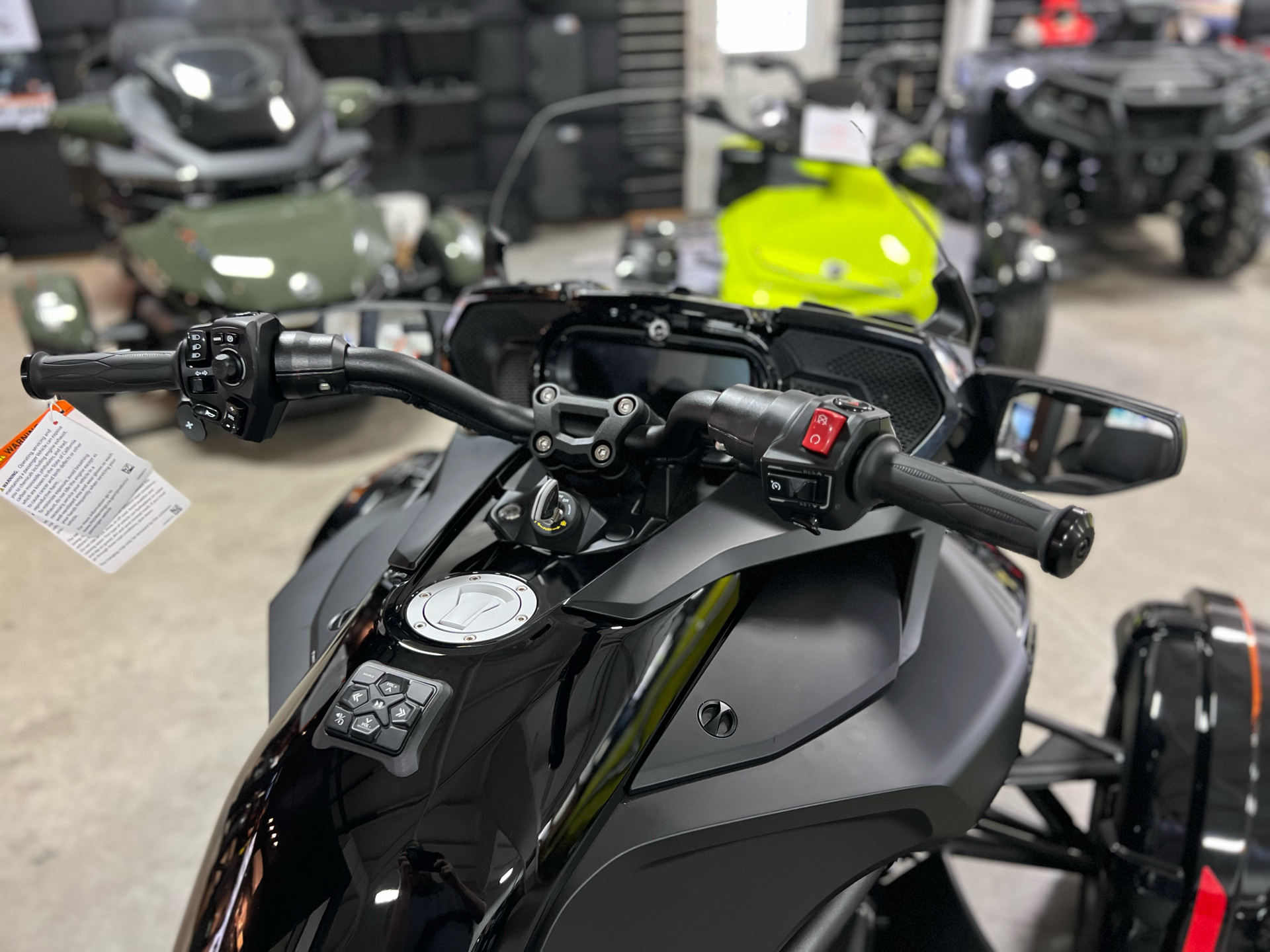 2023 Can-Am Spyder F3 Limited in Crossville, Tennessee - Photo 7