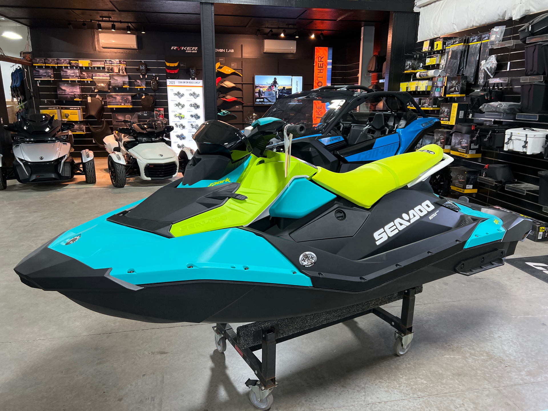 2022 Sea-Doo Spark 3up 90 hp iBR, Convenience Package + Sound System in Crossville, Tennessee - Photo 4
