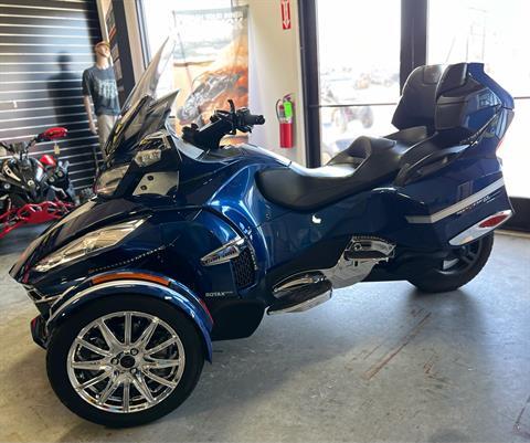 2017 Can-Am Spyder RT-S in Crossville, Tennessee - Photo 2