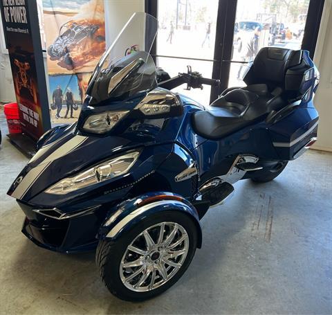 2017 Can-Am Spyder RT-S in Crossville, Tennessee - Photo 8