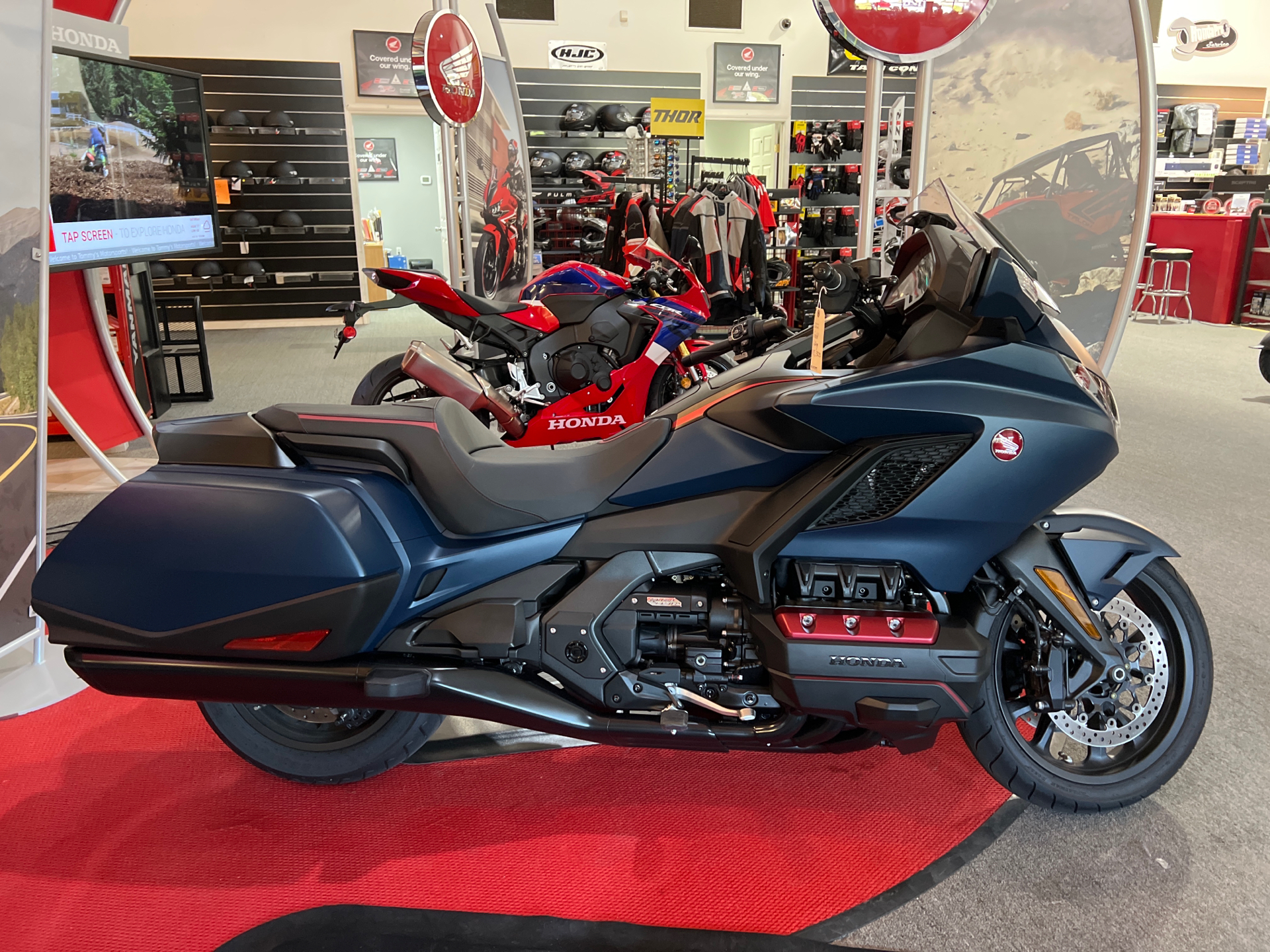 2022 Honda Gold Wing Automatic DCT in Crossville, Tennessee - Photo 2