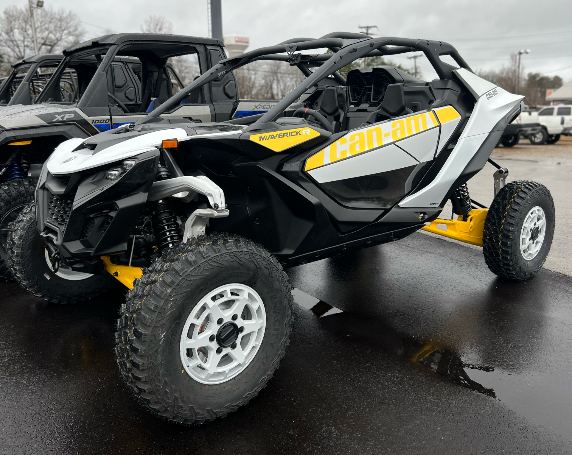 2024 Can-Am Maverick R 999T DCT in Crossville, Tennessee - Photo 2