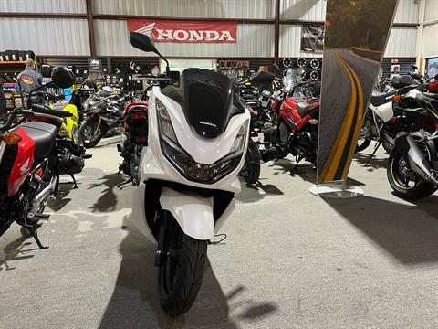 2022 Honda PCX150 in Crossville, Tennessee - Photo 4