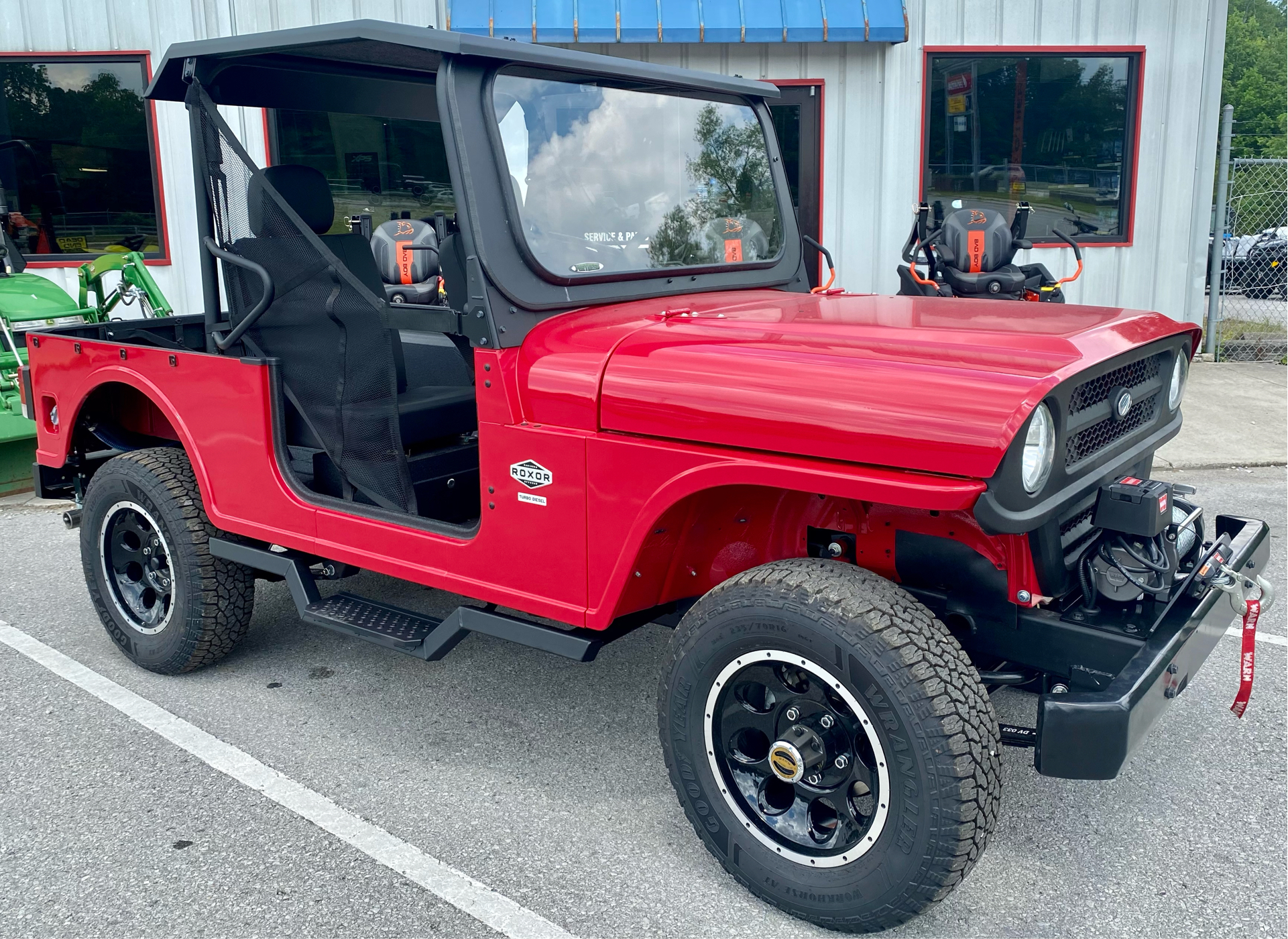 2022 Mahindra Roxor Base Model in Crossville, Tennessee - Photo 2