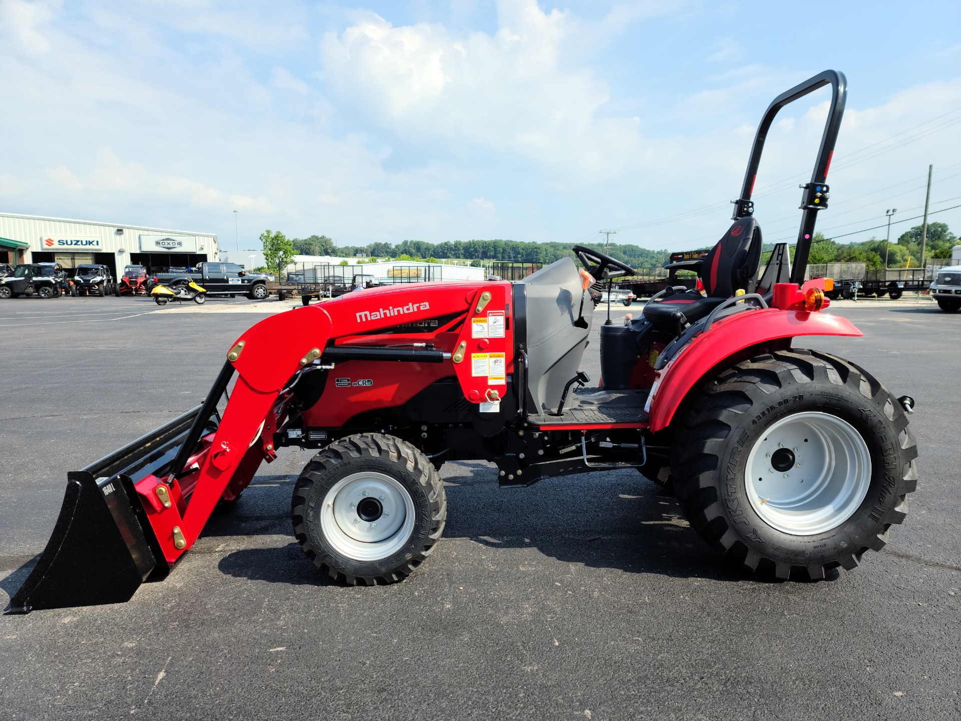 2022 Mahindra 1640 SST in Clinton, Tennessee - Photo 4