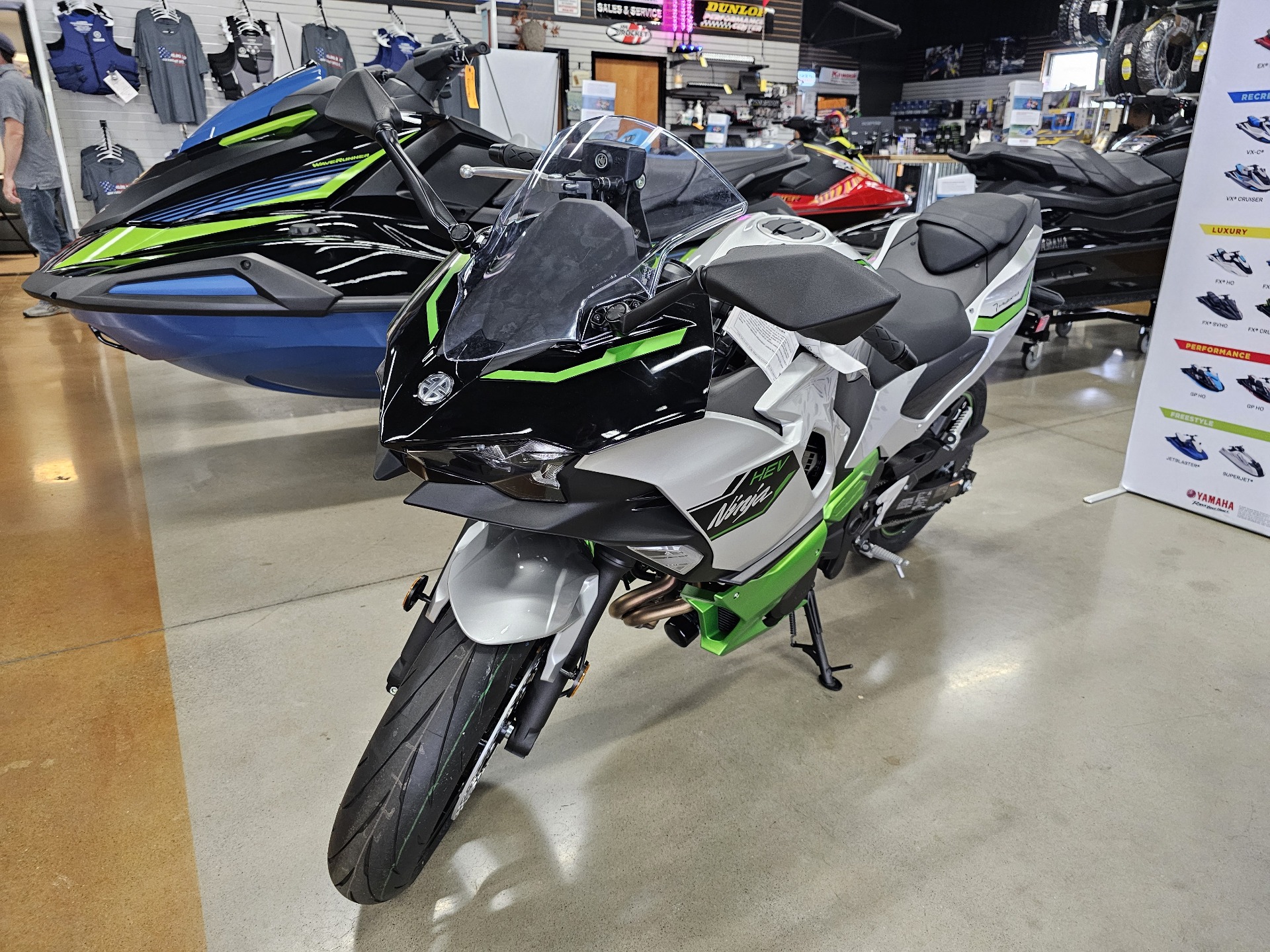 2024 Kawasaki Ninja 7 Hybrid ABS in Clinton, Tennessee - Photo 3