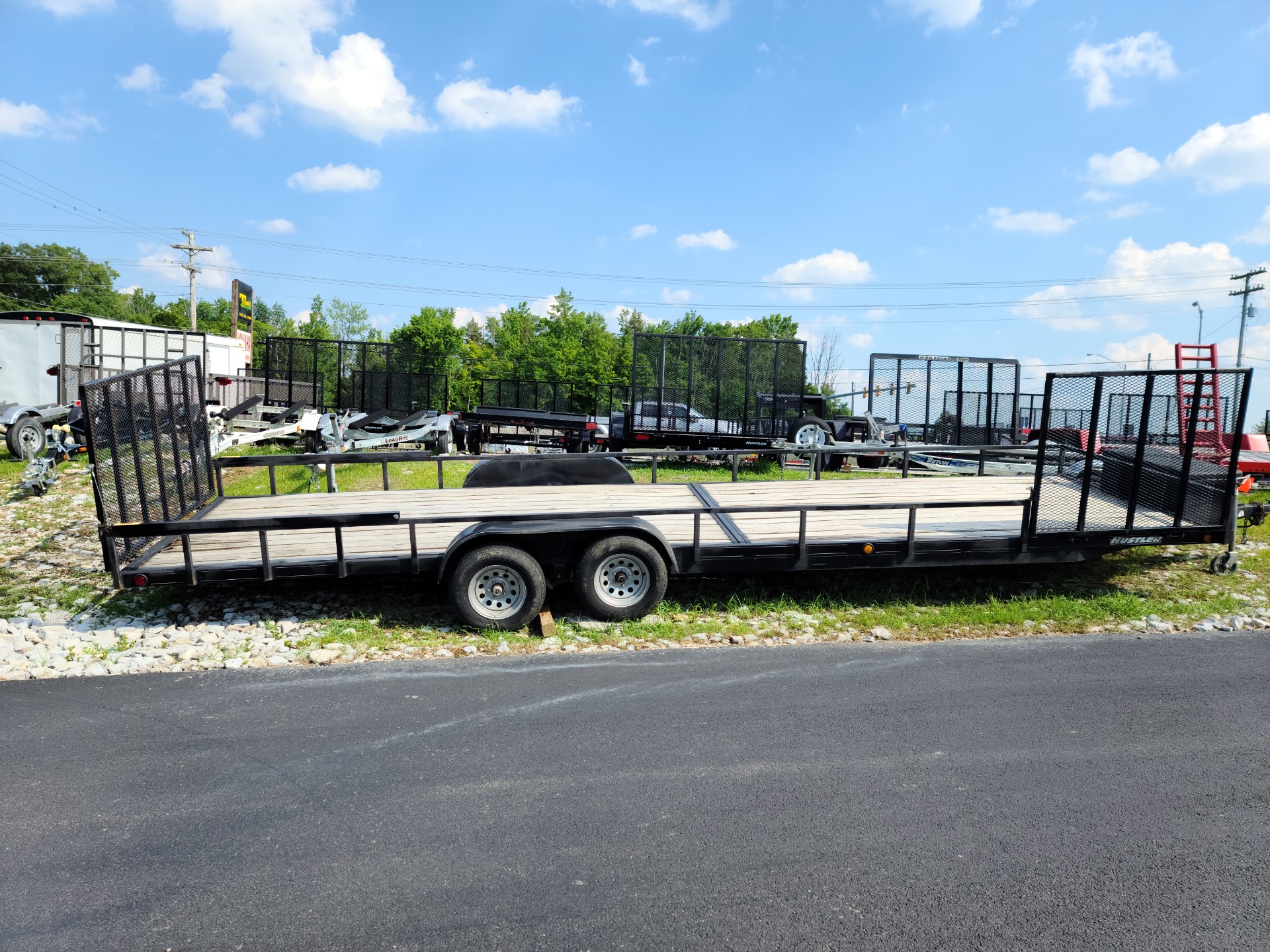 2015 Hustler 26ft Trailer in Clinton, Tennessee - Photo 2