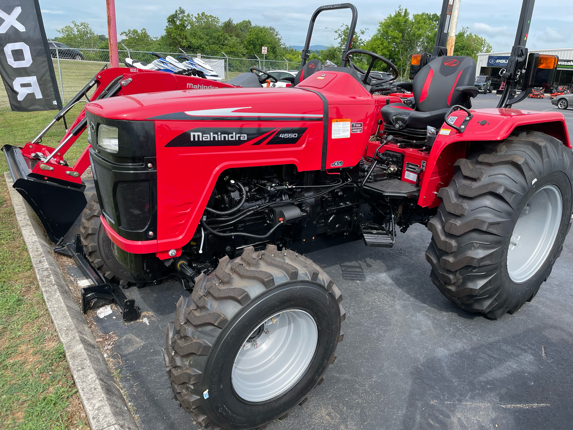2022 Mahindra 4550 4WD in Clinton, Tennessee - Photo 2