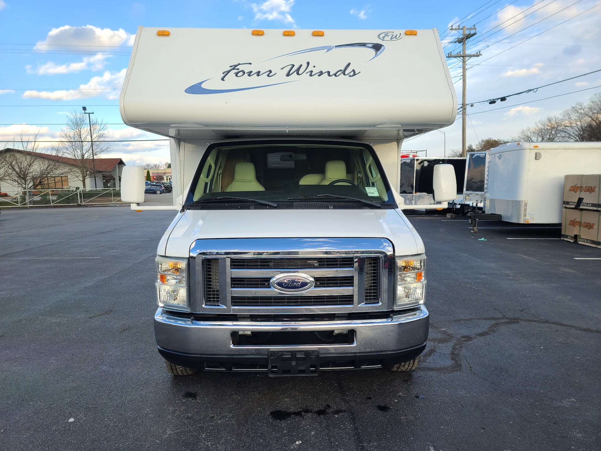 2011 Ford Fourwinds in Clinton, Tennessee - Photo 2