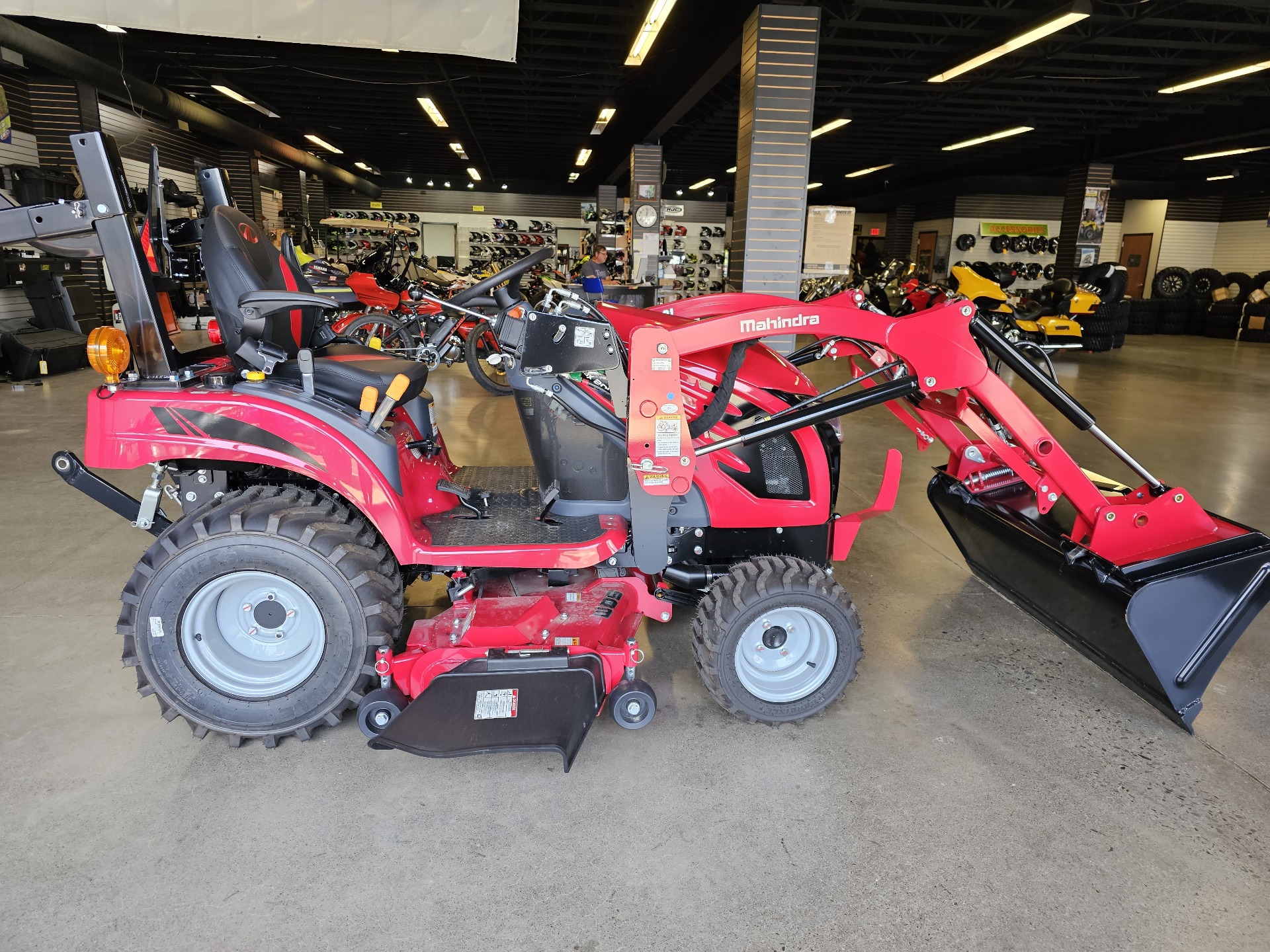 2023 Mahindra eMax 20S HST in Clinton, Tennessee - Photo 4