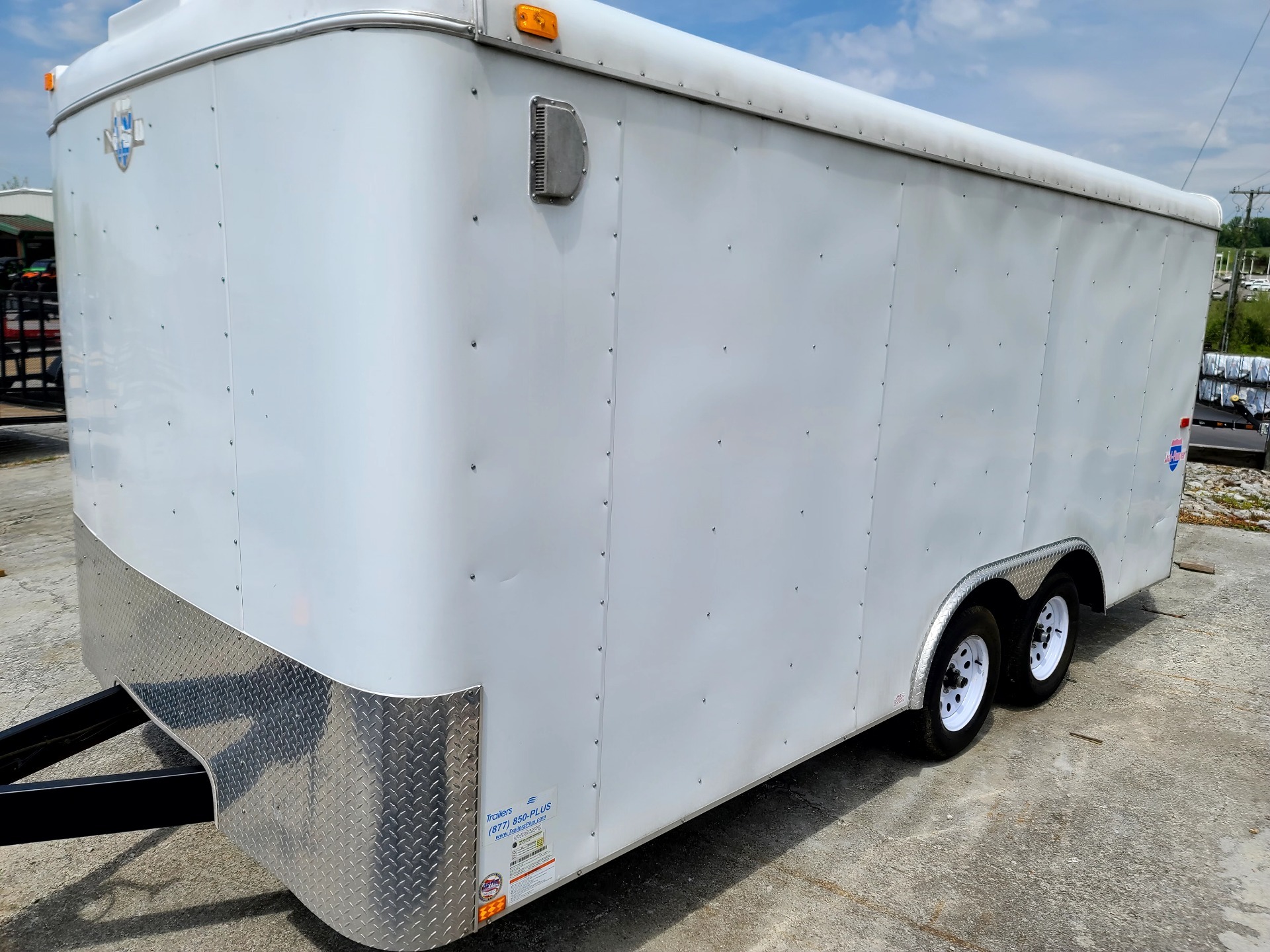 2010 Interstate Cargo 16ft Enclosed in Clinton, Tennessee - Photo 2