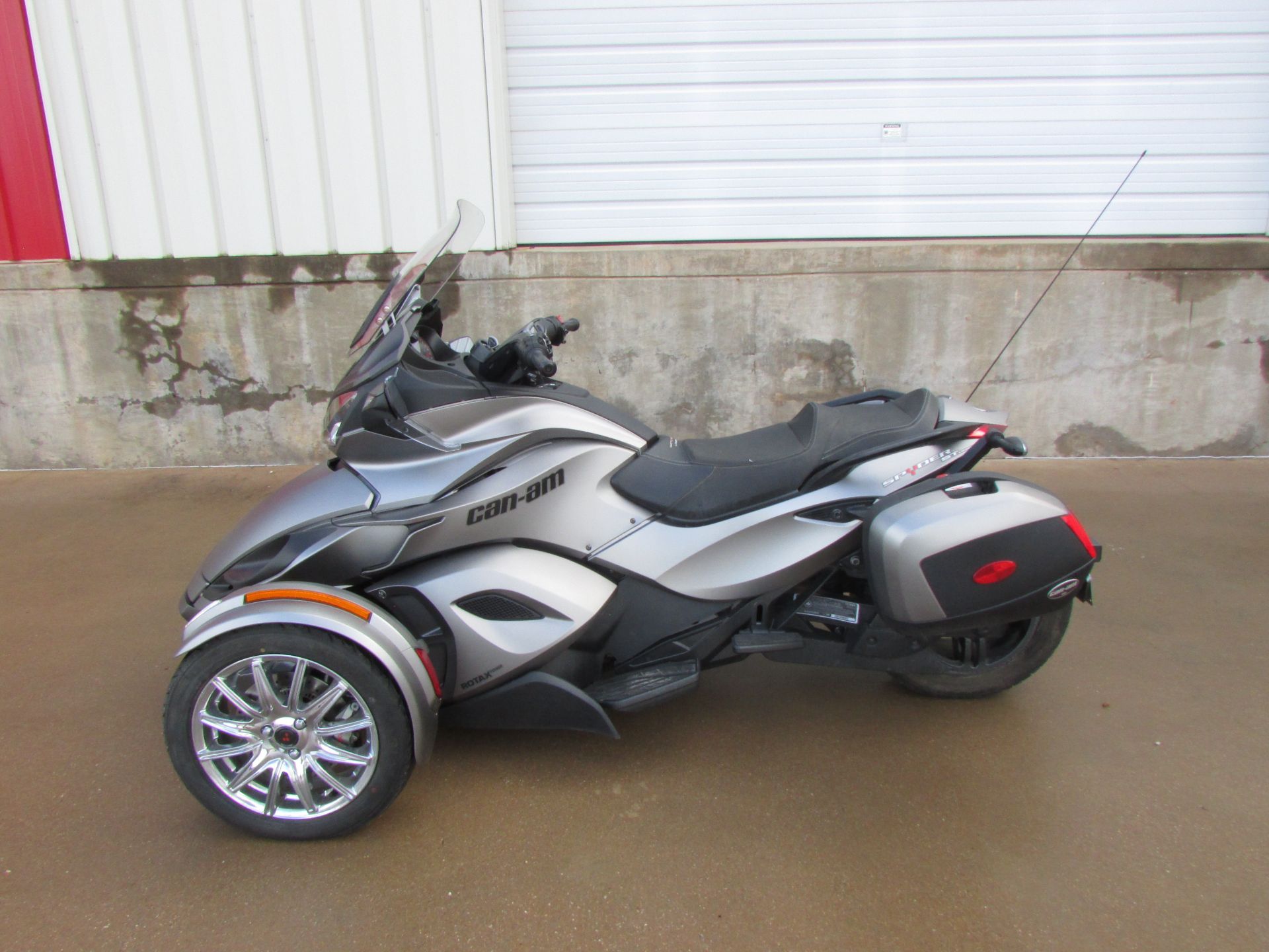 2014 Can-Am Spyder® ST Limited in Wichita Falls, Texas - Photo 5