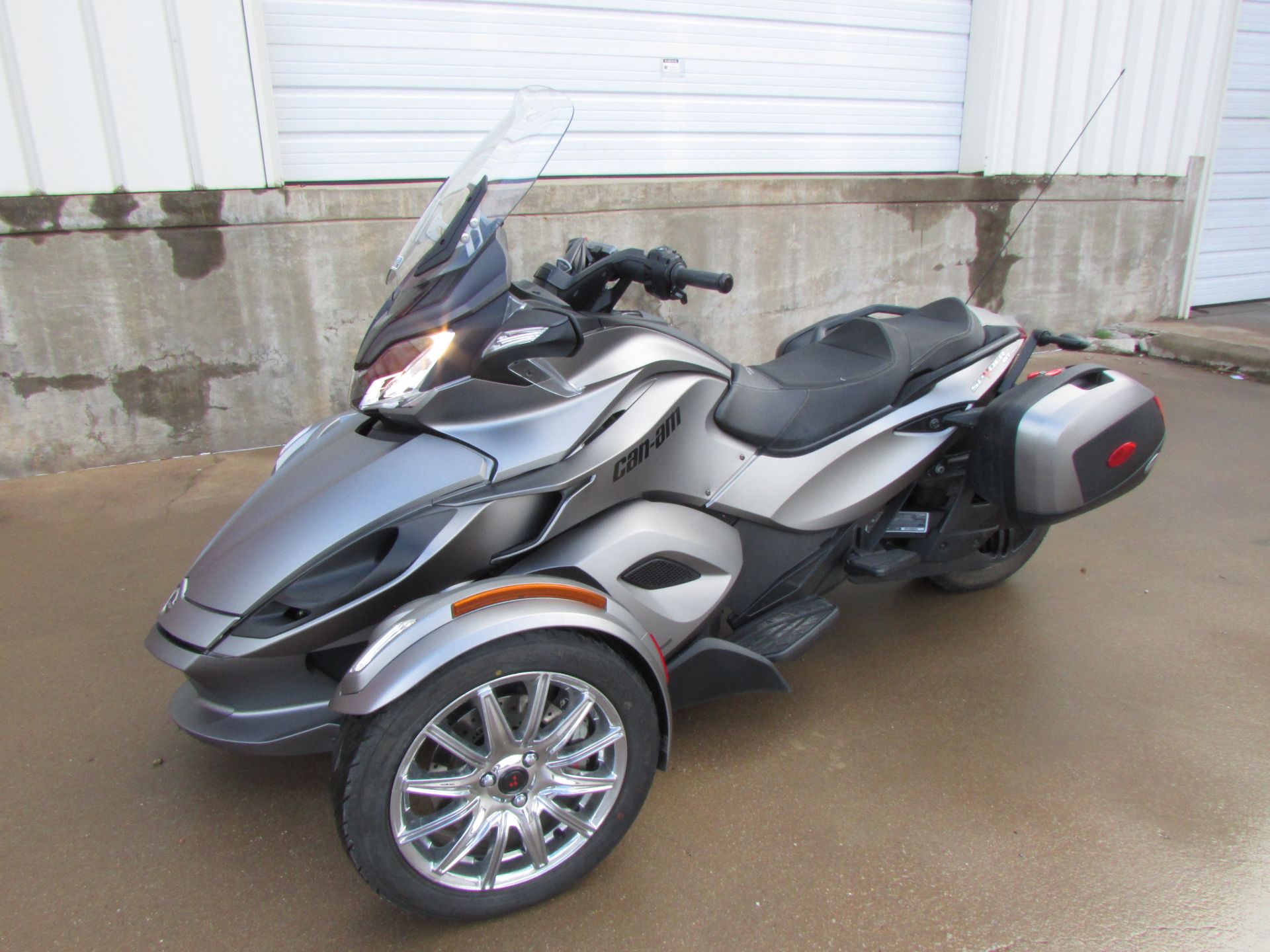 2014 Can-Am Spyder® ST Limited in Wichita Falls, Texas - Photo 2